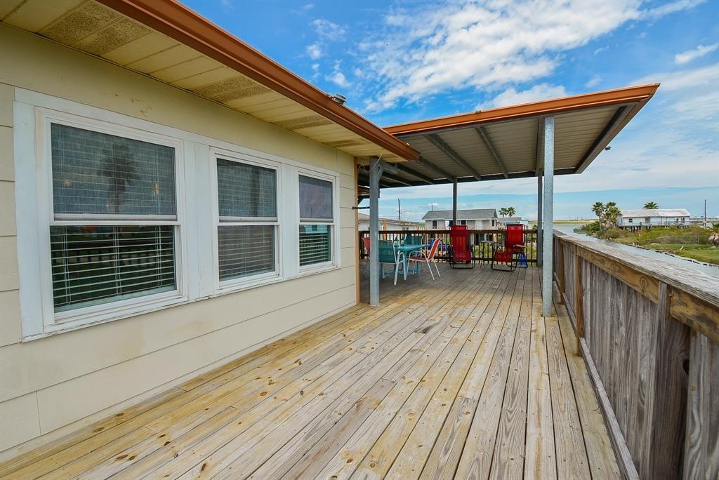 7023 W Hunter Drive, Hitchcock, TX 77563