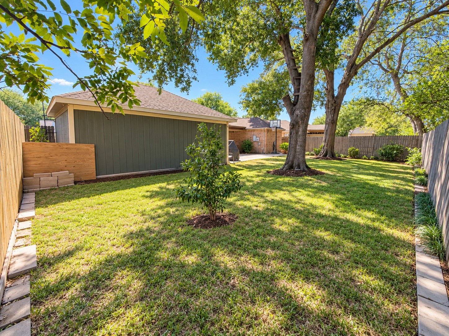6007 Bee Hive Drive, Pasadena, TX 77505