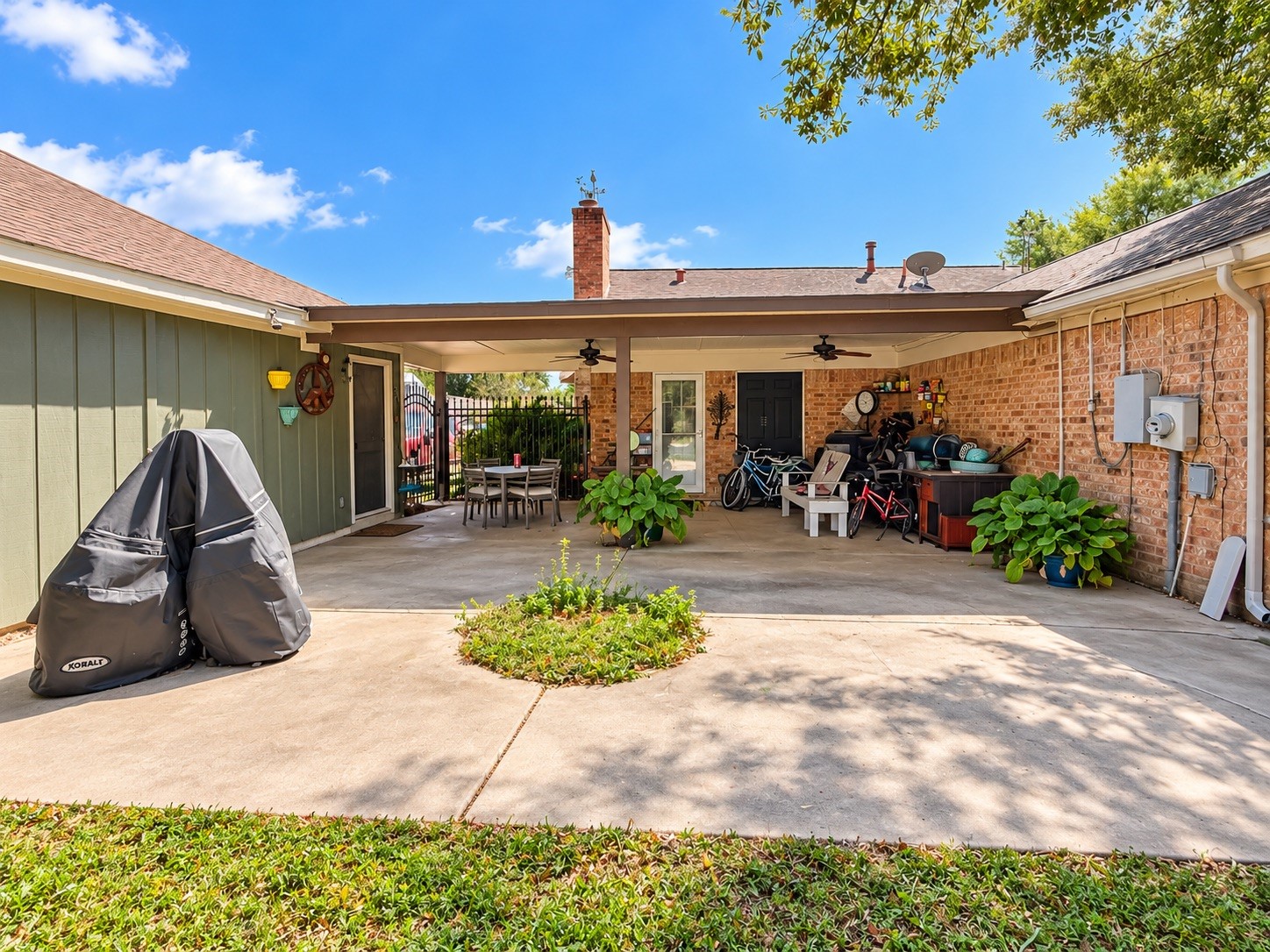 6007 Bee Hive Drive, Pasadena, TX 77505