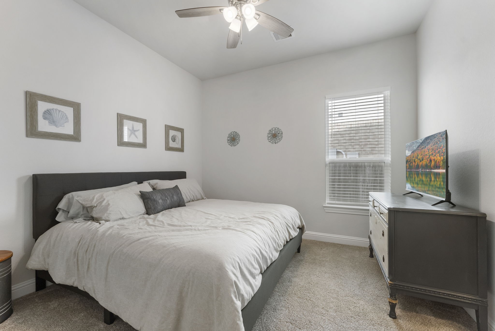 Secondary bedroom