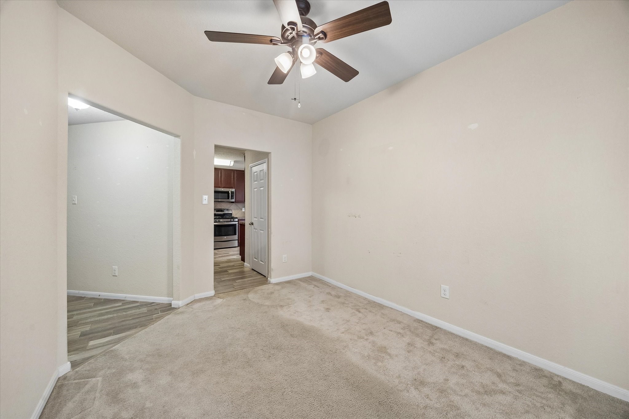 15643 Sheldon Ridge Way, Houston, TX 77044