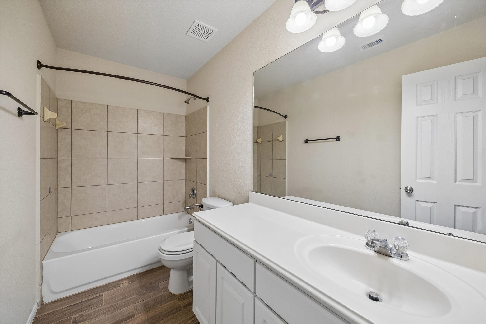 15643 Sheldon Ridge Way, Houston, TX 77044