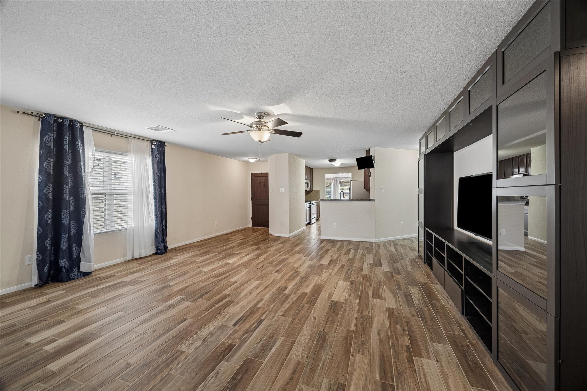 15643 Sheldon Ridge Way, Houston, TX 77044