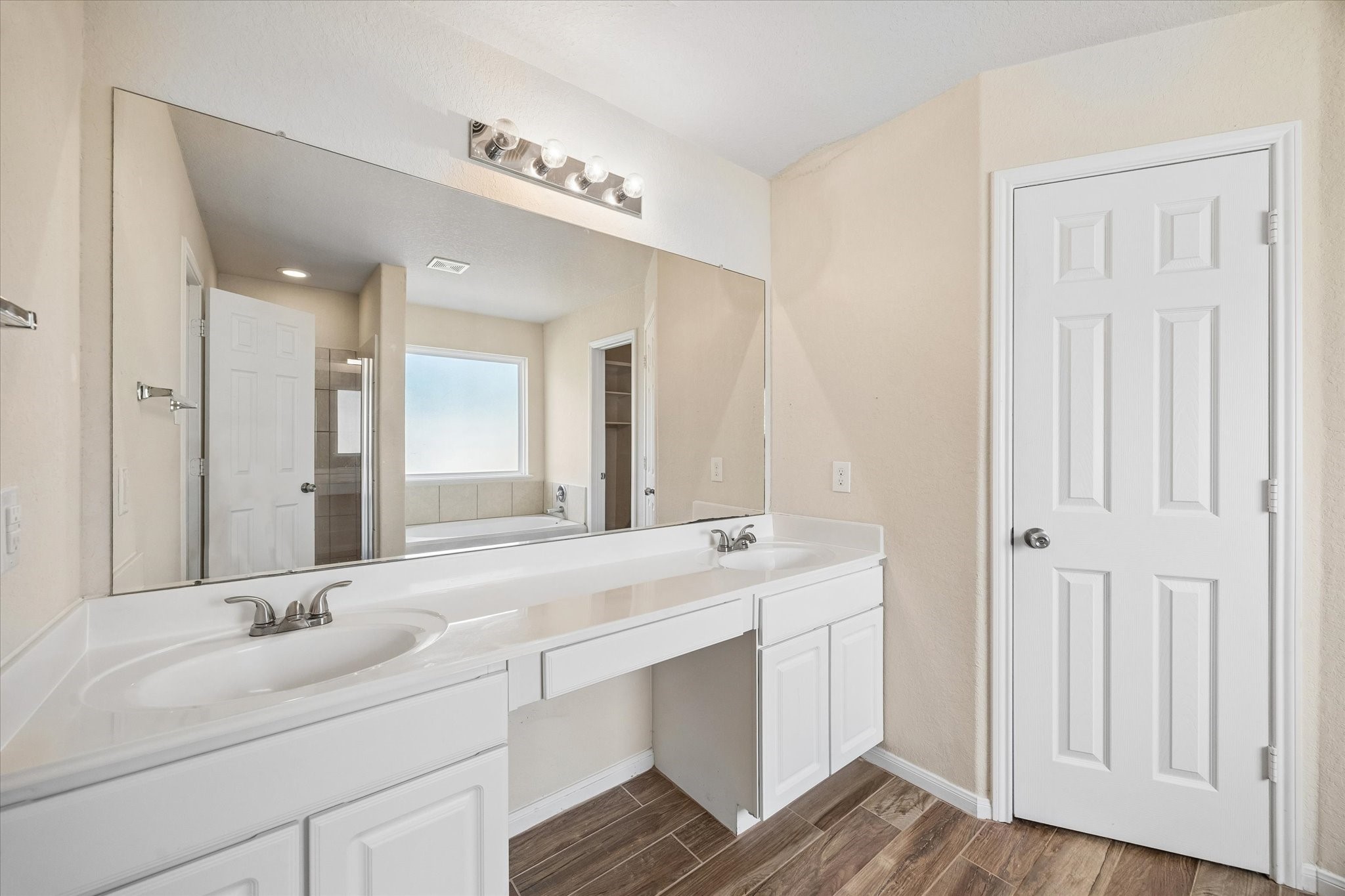 15643 Sheldon Ridge Way, Houston, TX 77044