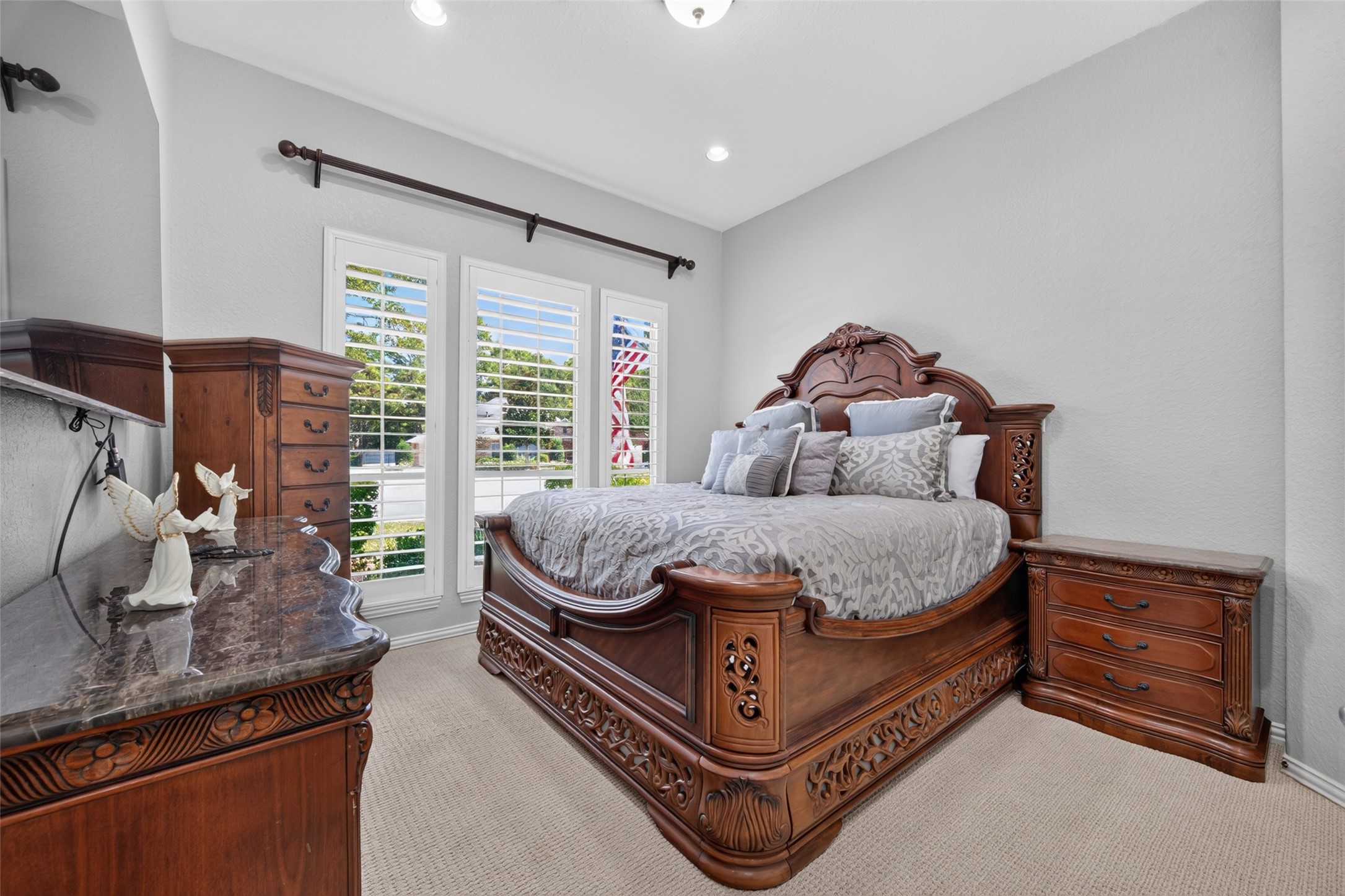 Guest bedroom 1
