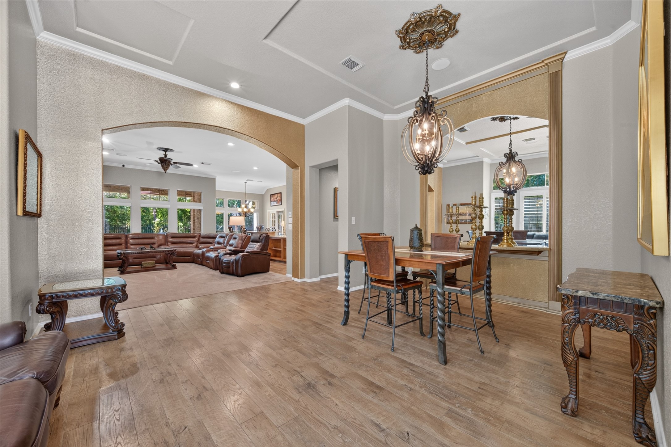 foyer/ formal dining space