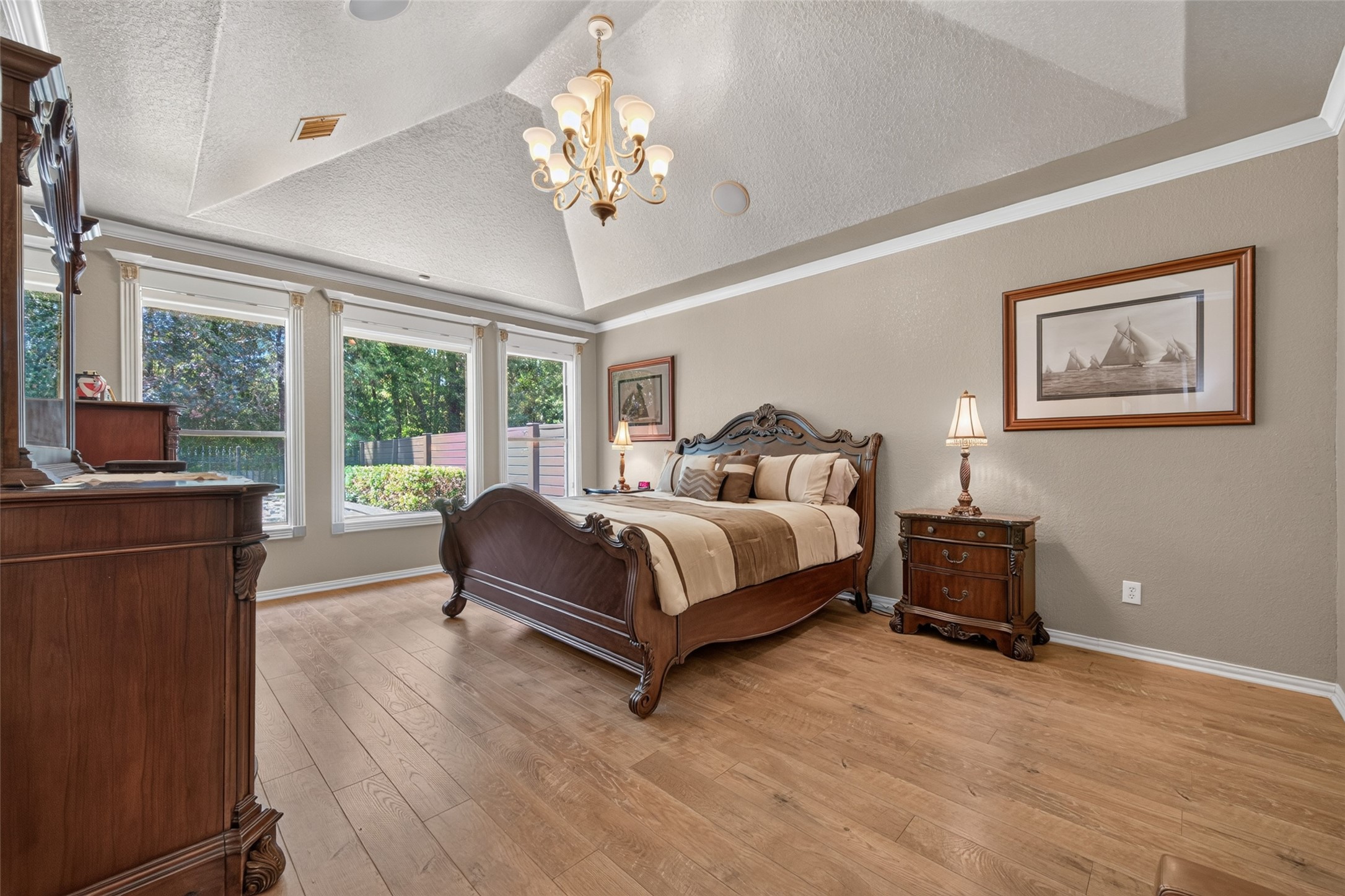 Primary suite