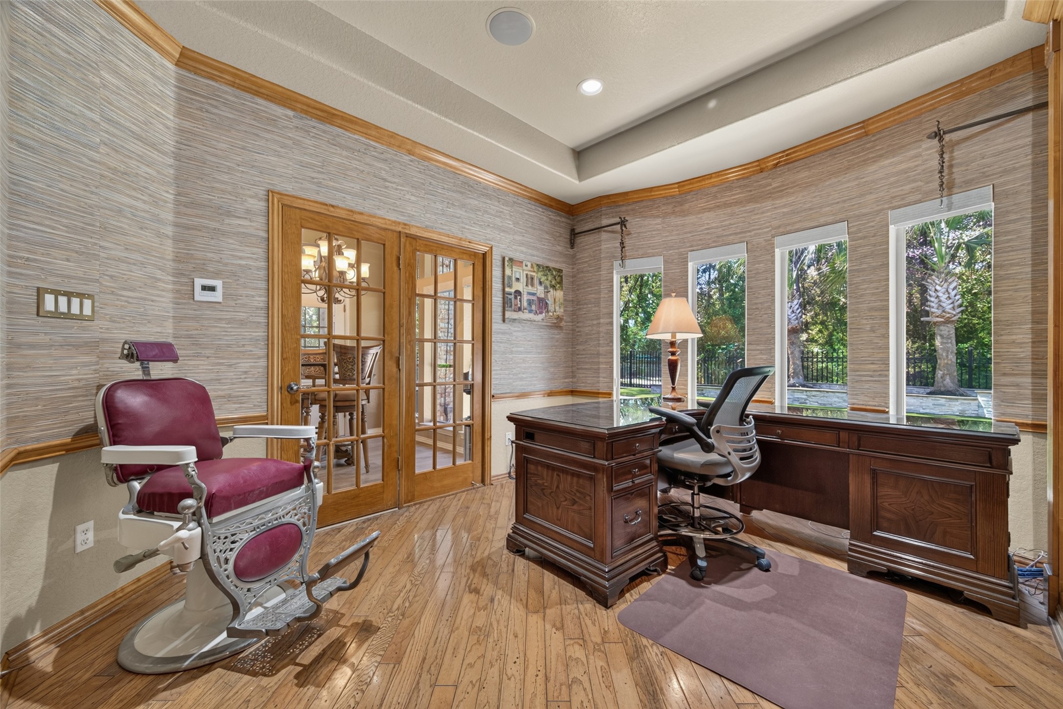 Formal office/ study