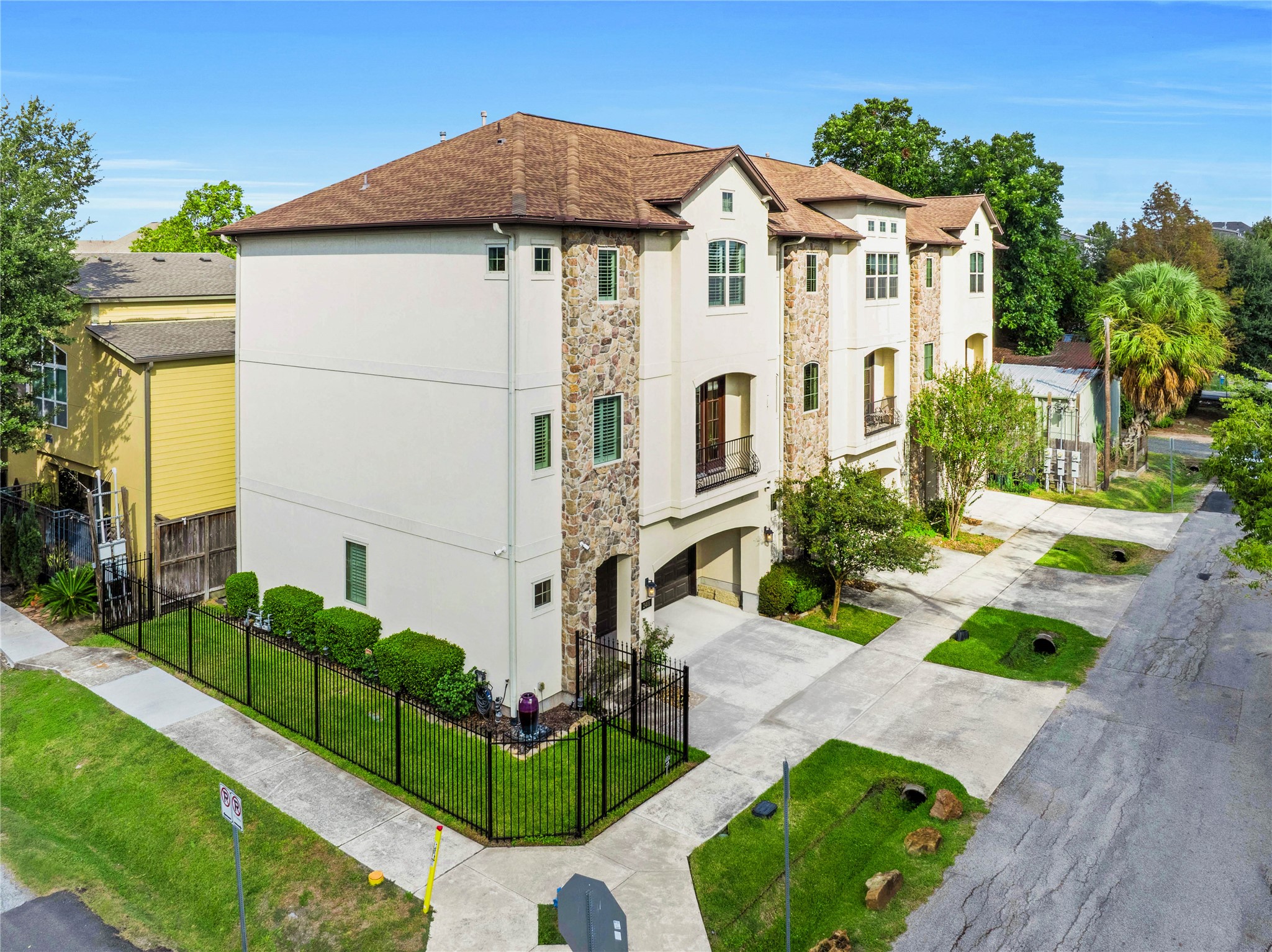 2401 Cohn Street, Houston, TX 77007