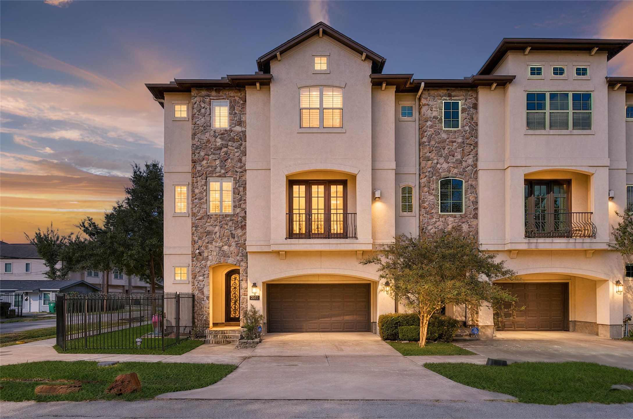 2401 Cohn Street, Houston, TX 77007