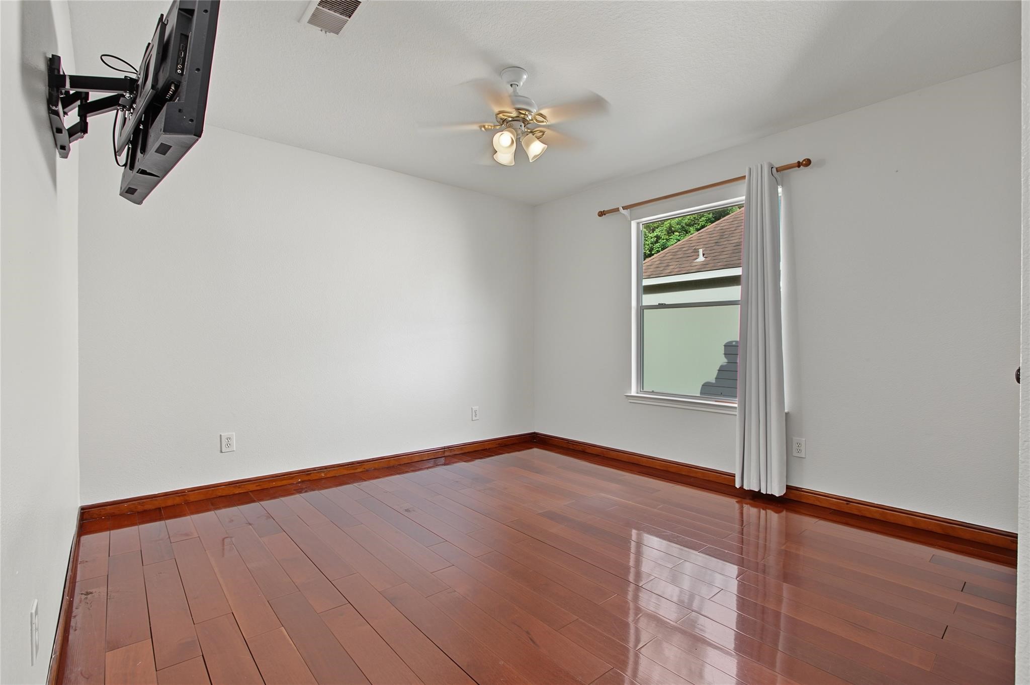 19 E Sundance Circle, The Woodlands, TX 77382
