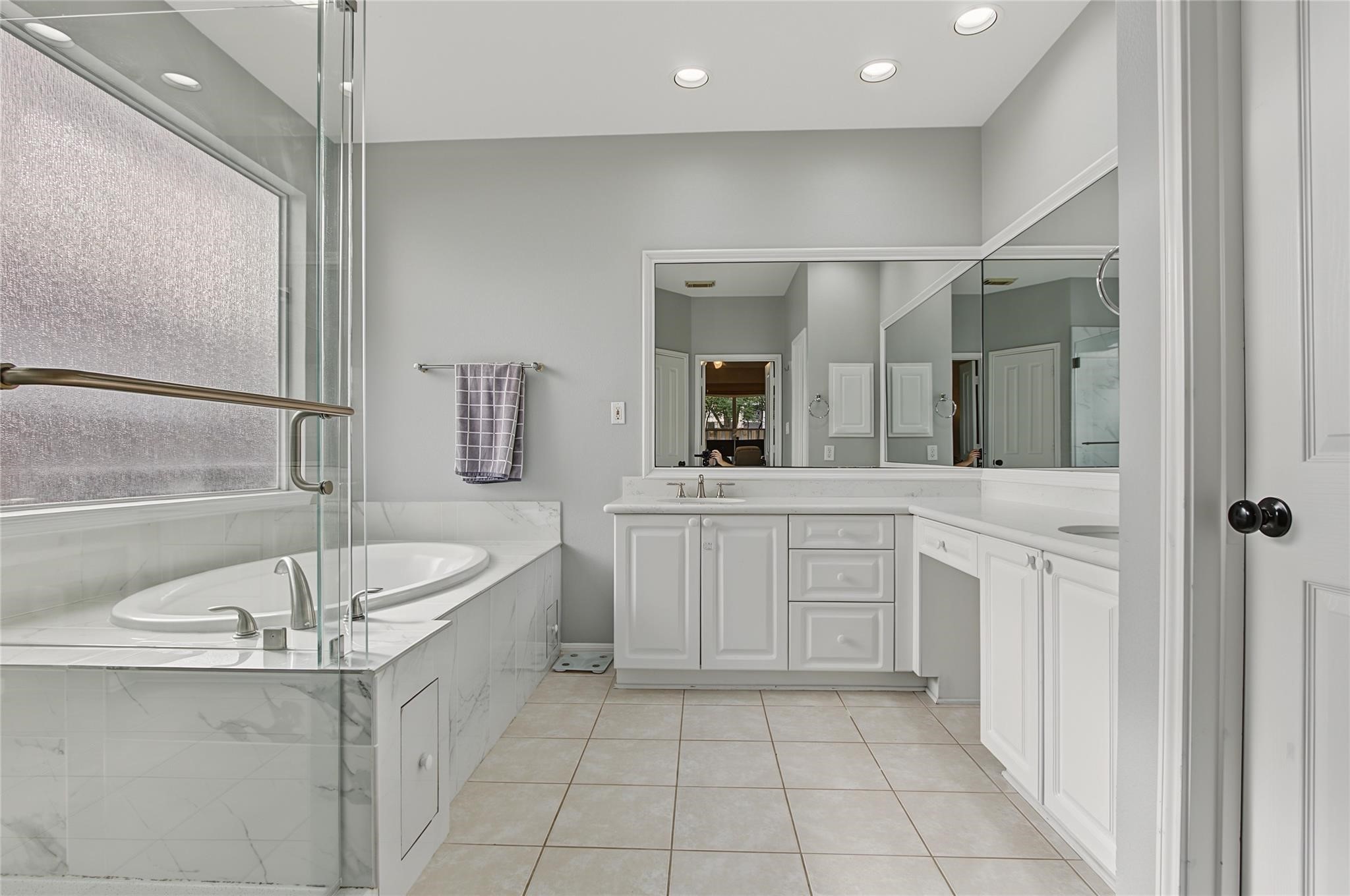 19 E Sundance Circle, The Woodlands, TX 77382
