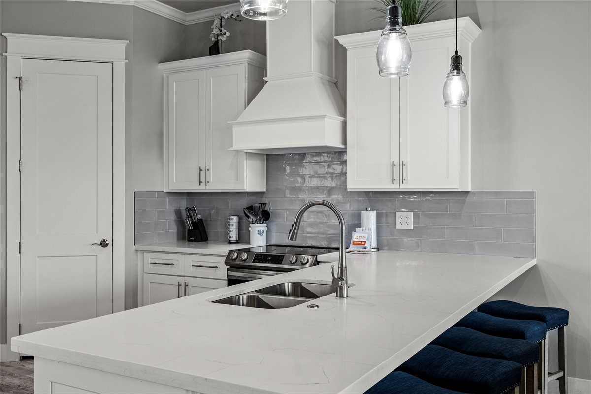 Kitchen Bar (1)