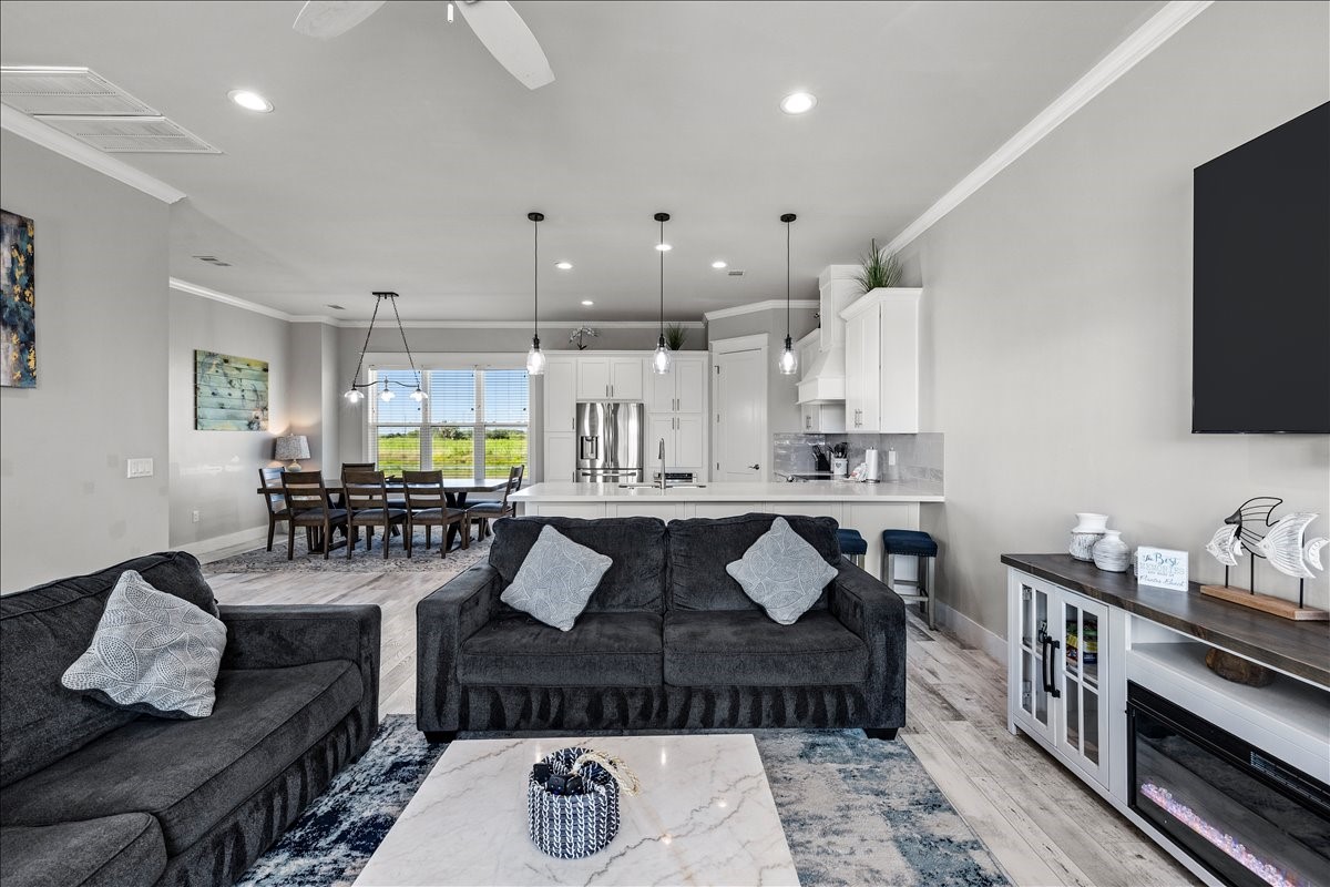 Living Room (4)