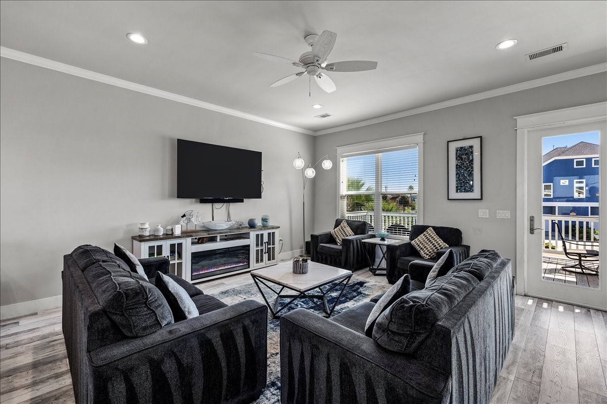 Living Room (2)