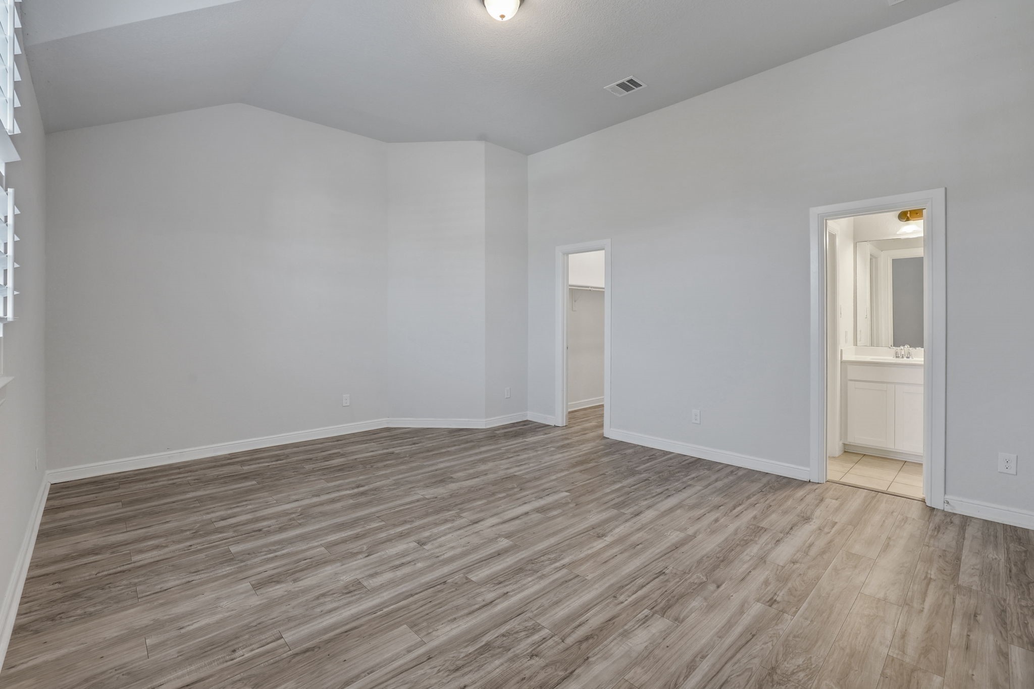 Secondary bedroom 4