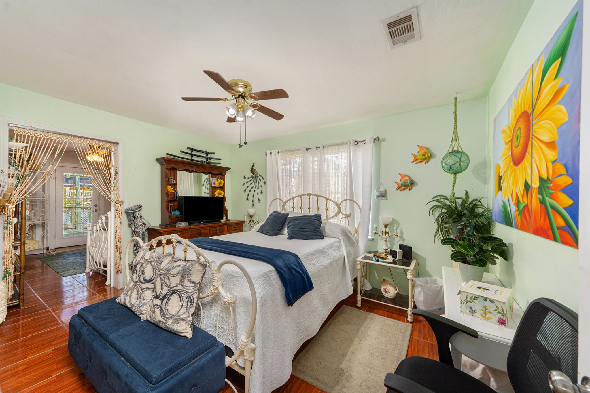 6503 Sharon Lane, Hitchcock, TX 77563