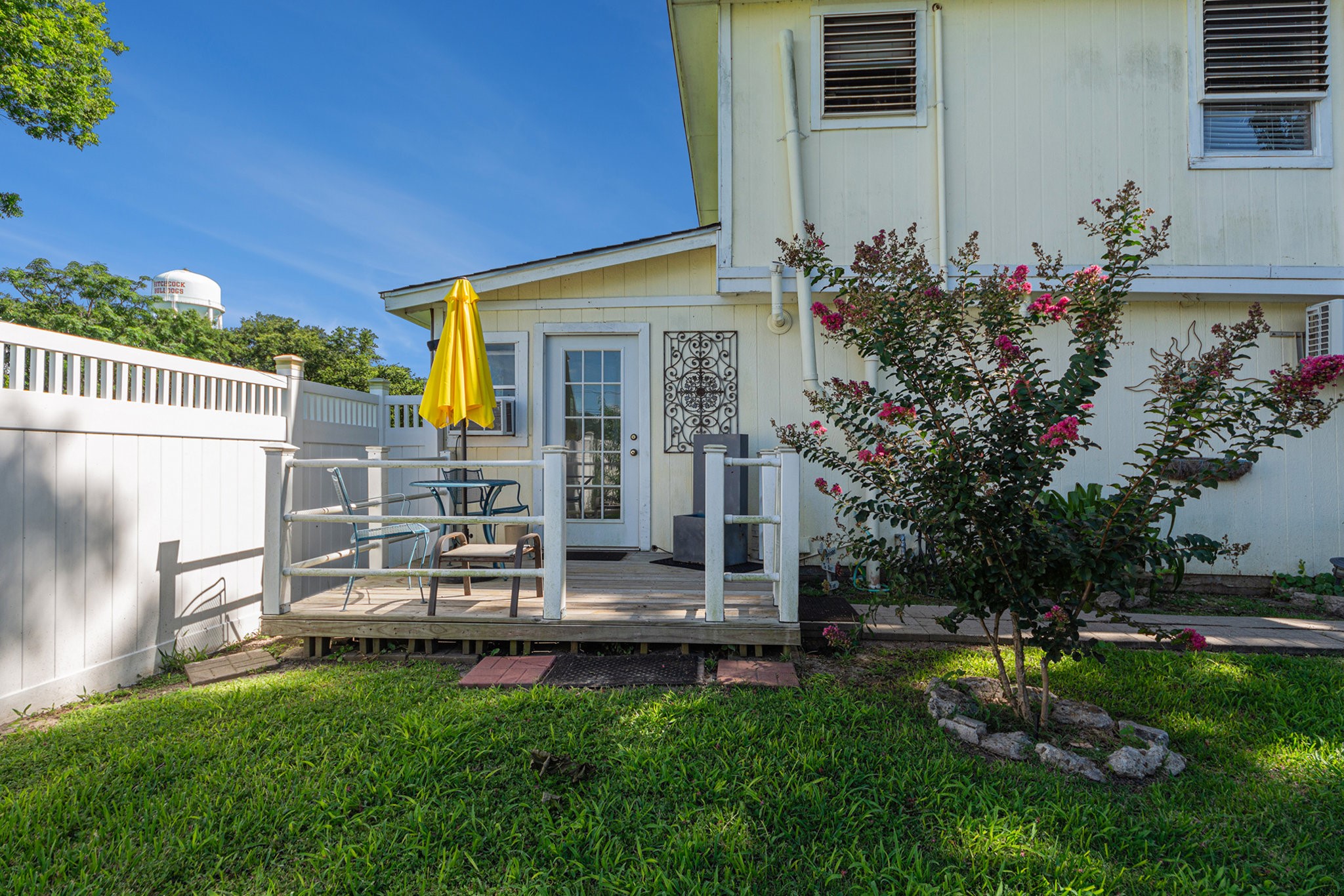 6503 Sharon Lane, Hitchcock, TX 77563