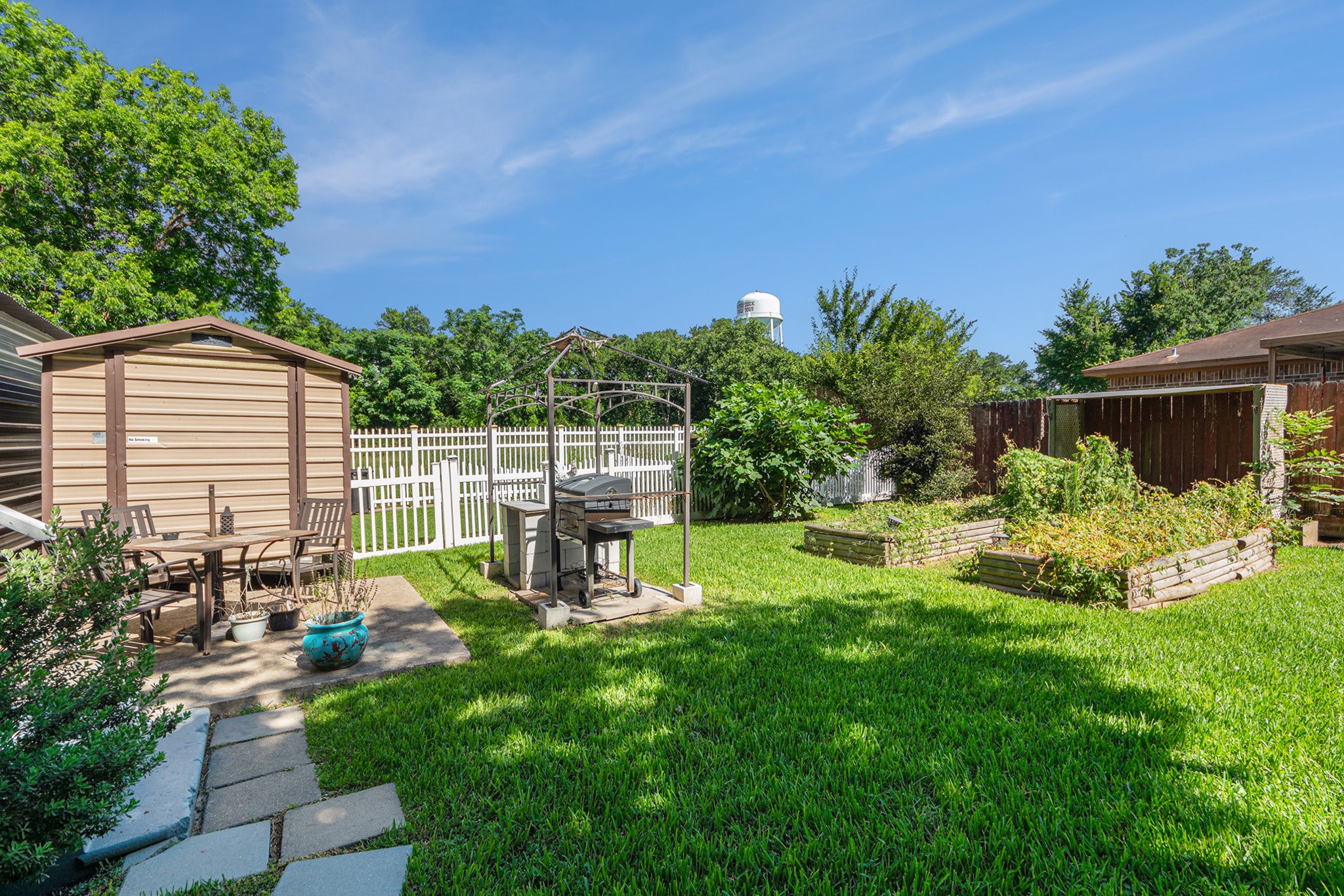 6503 Sharon Lane, Hitchcock, TX 77563