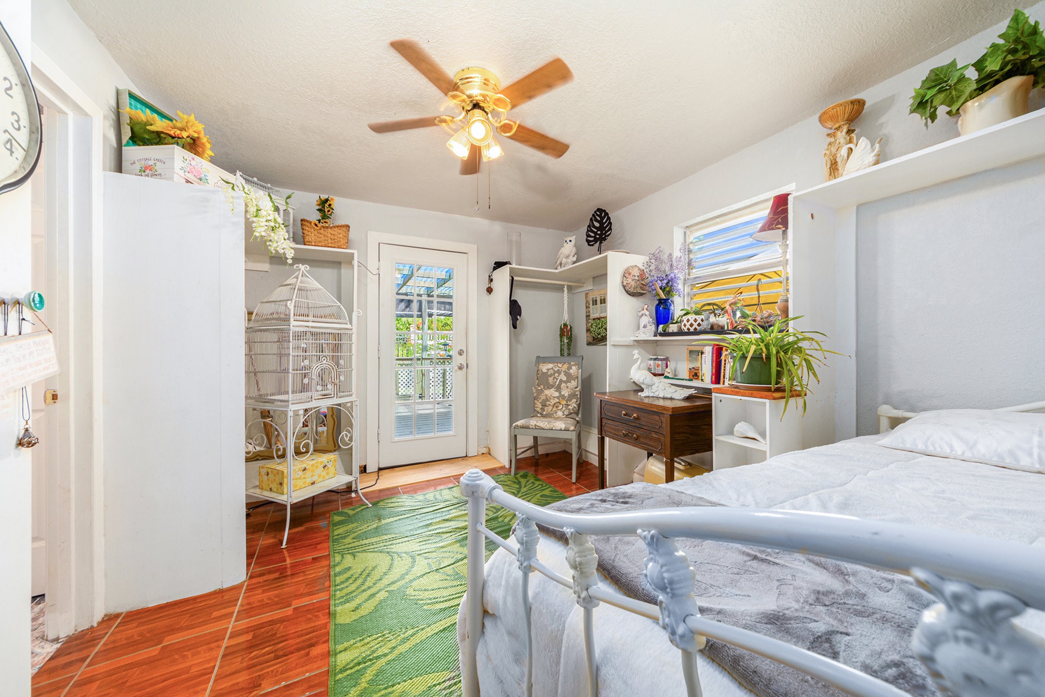 6503 Sharon Lane, Hitchcock, TX 77563