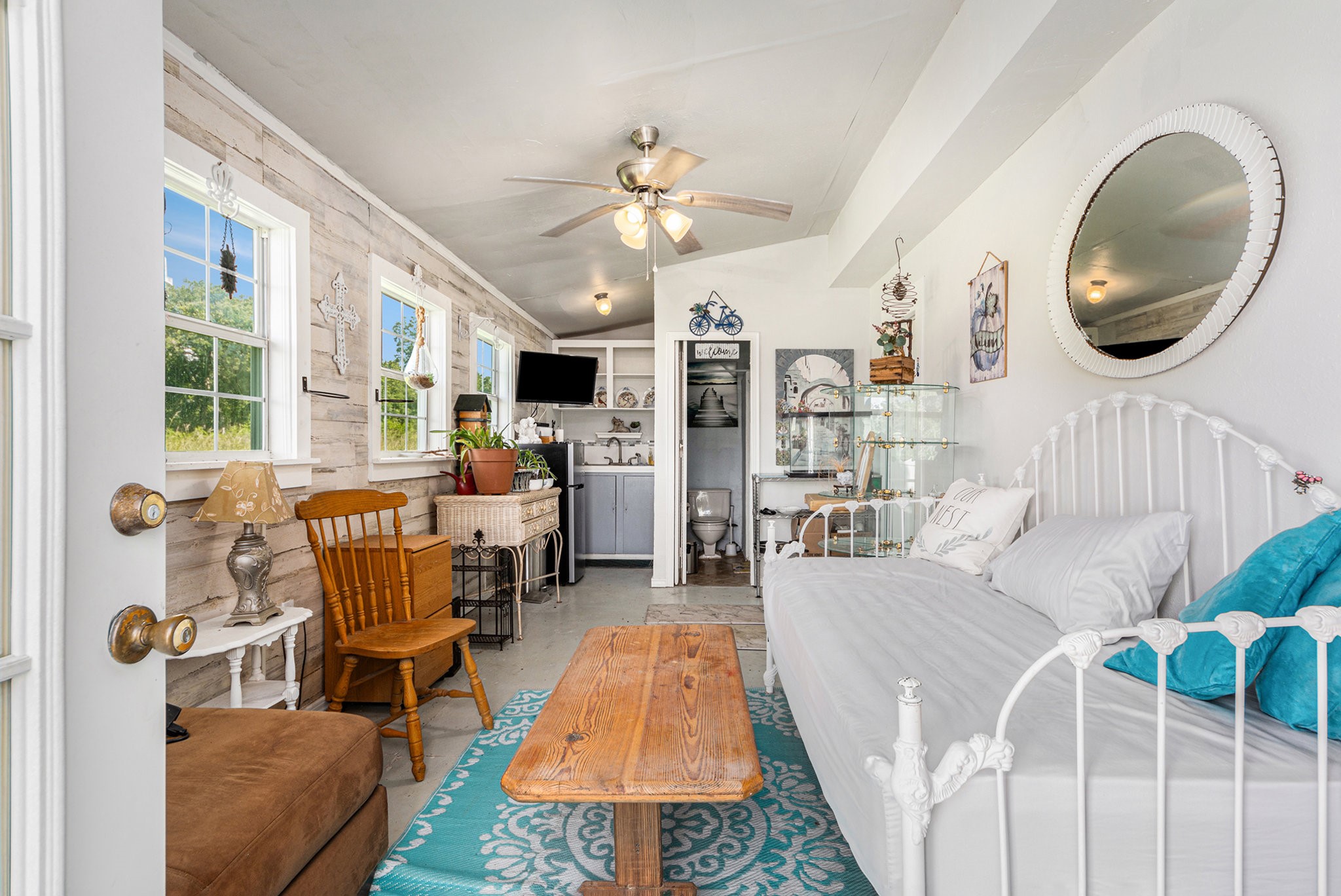 6503 Sharon Lane, Hitchcock, TX 77563