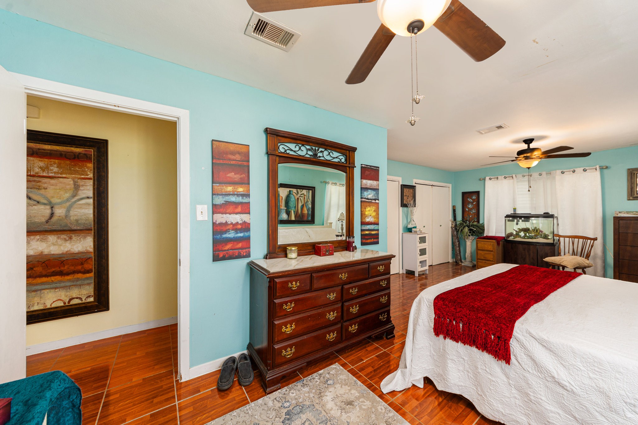 6503 Sharon Lane, Hitchcock, TX 77563