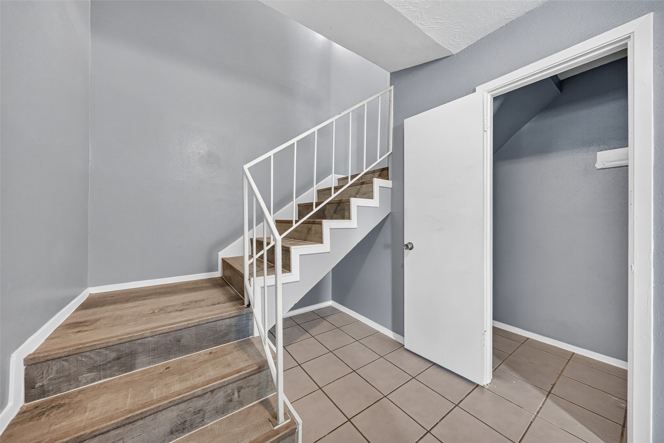6013 Leafwood Circle, League City, TX 77573