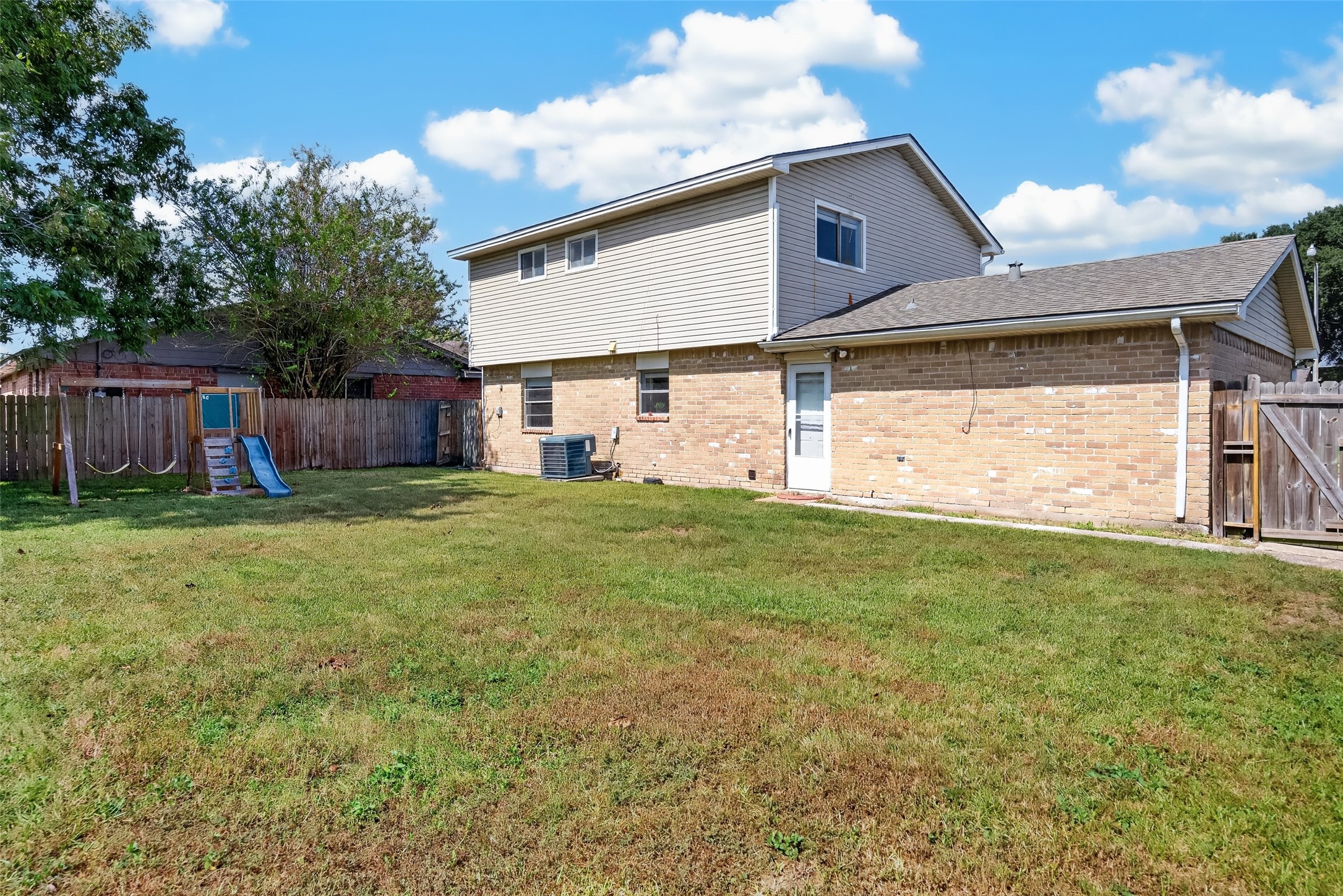 6013 Leafwood Circle, League City, TX 77573