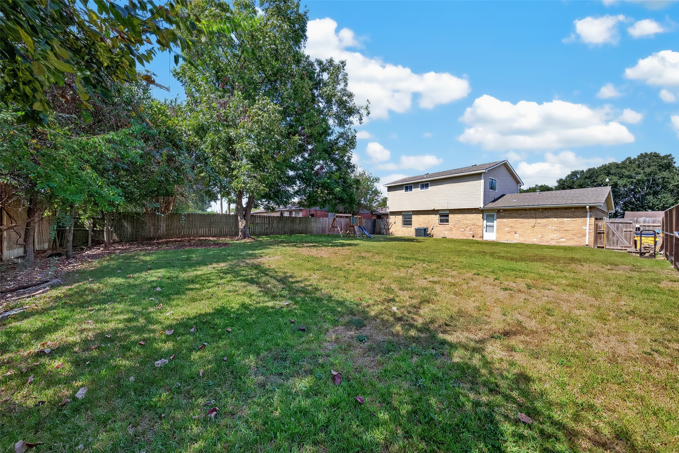 6013 Leafwood Circle, League City, TX 77573