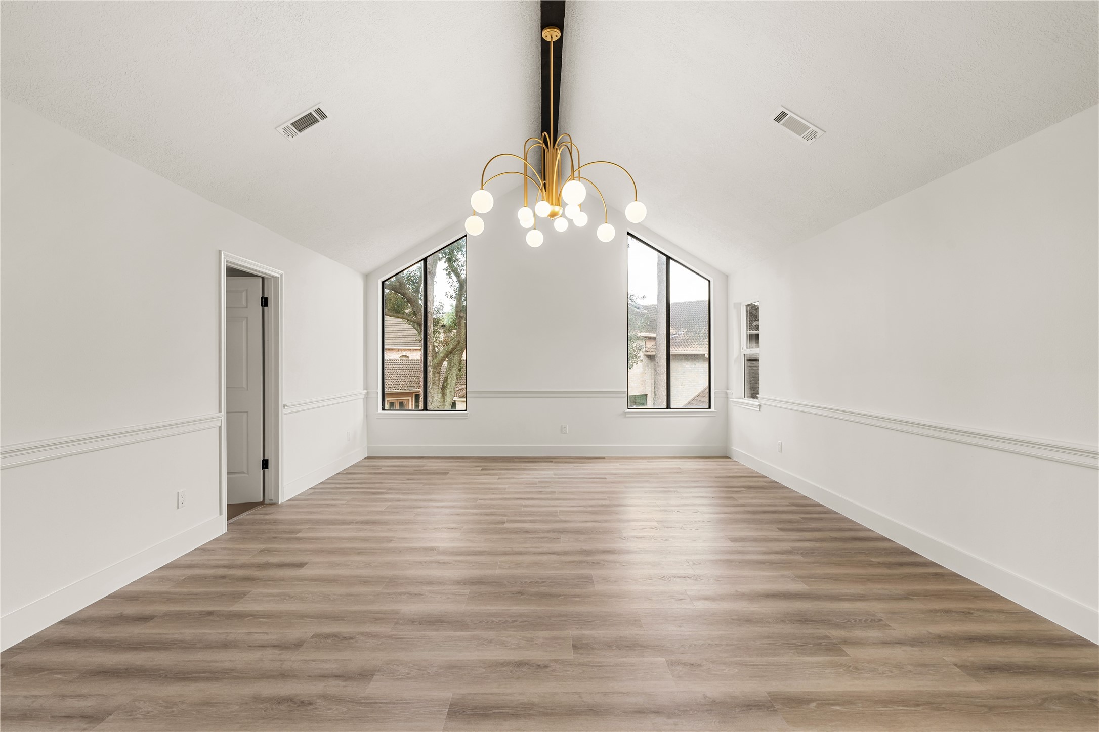 Upstairs Landing/Gaming/Entertainment Area