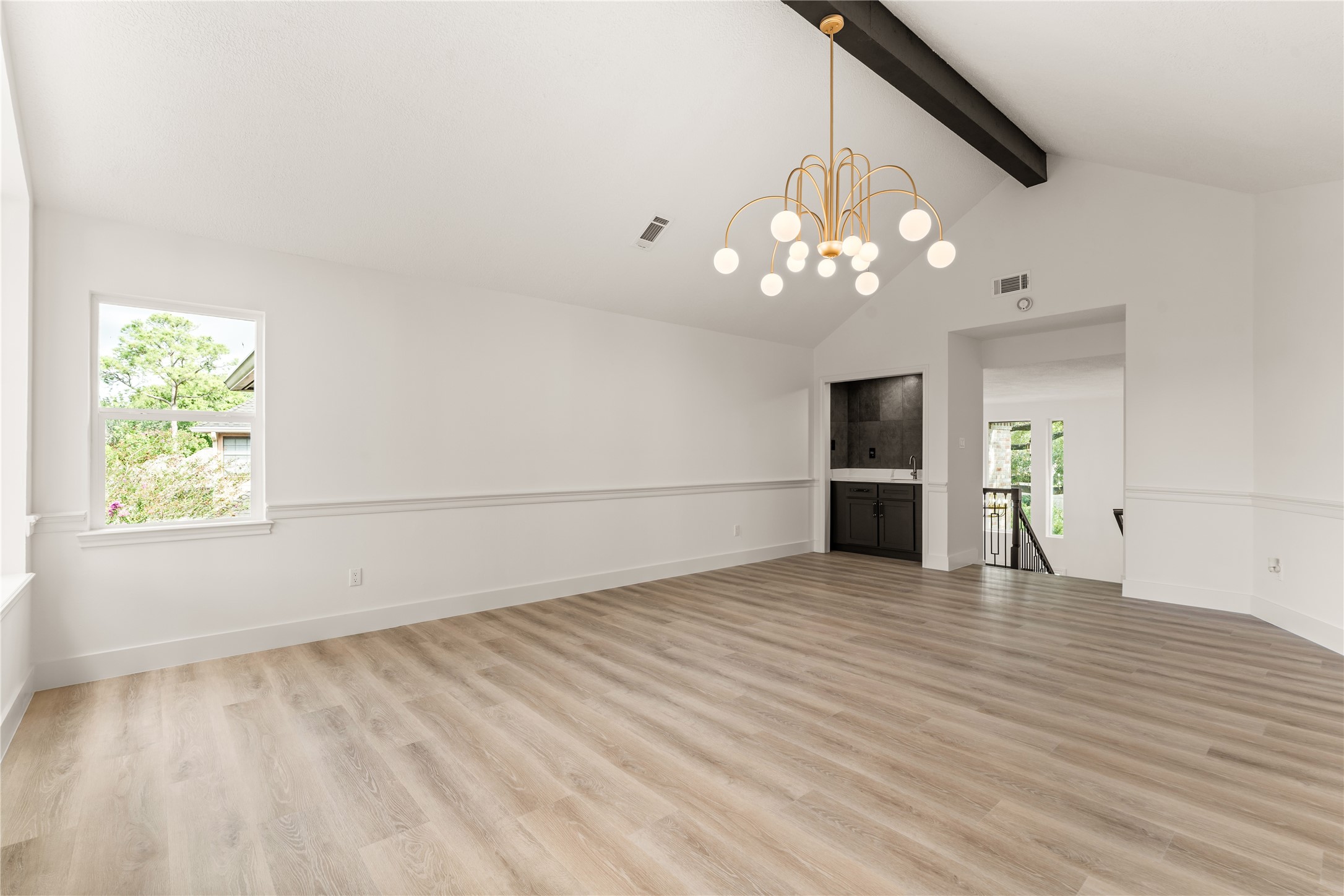 Upstairs Landing/Gaming/Entertainment Area