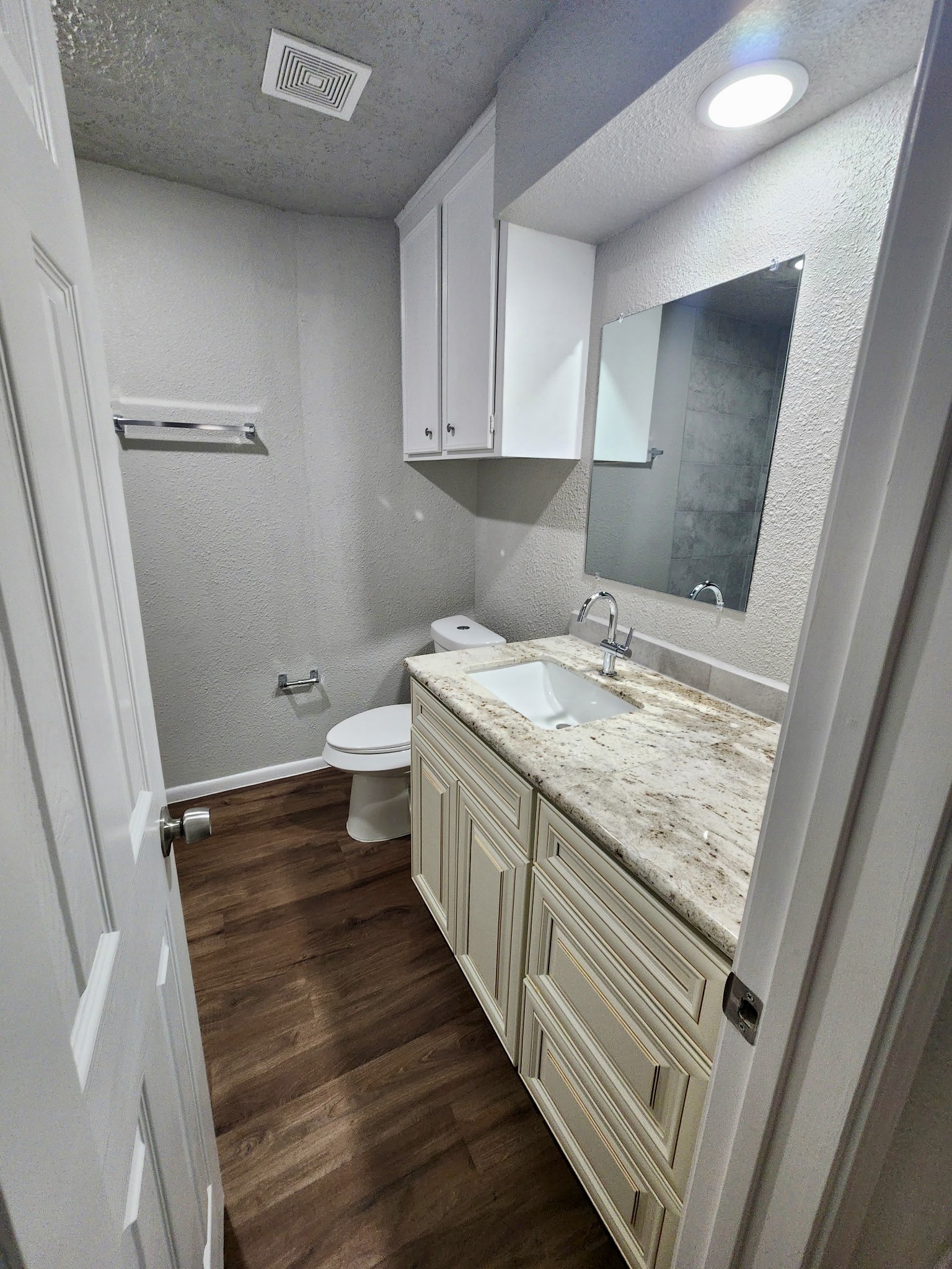 2nd Bathroom