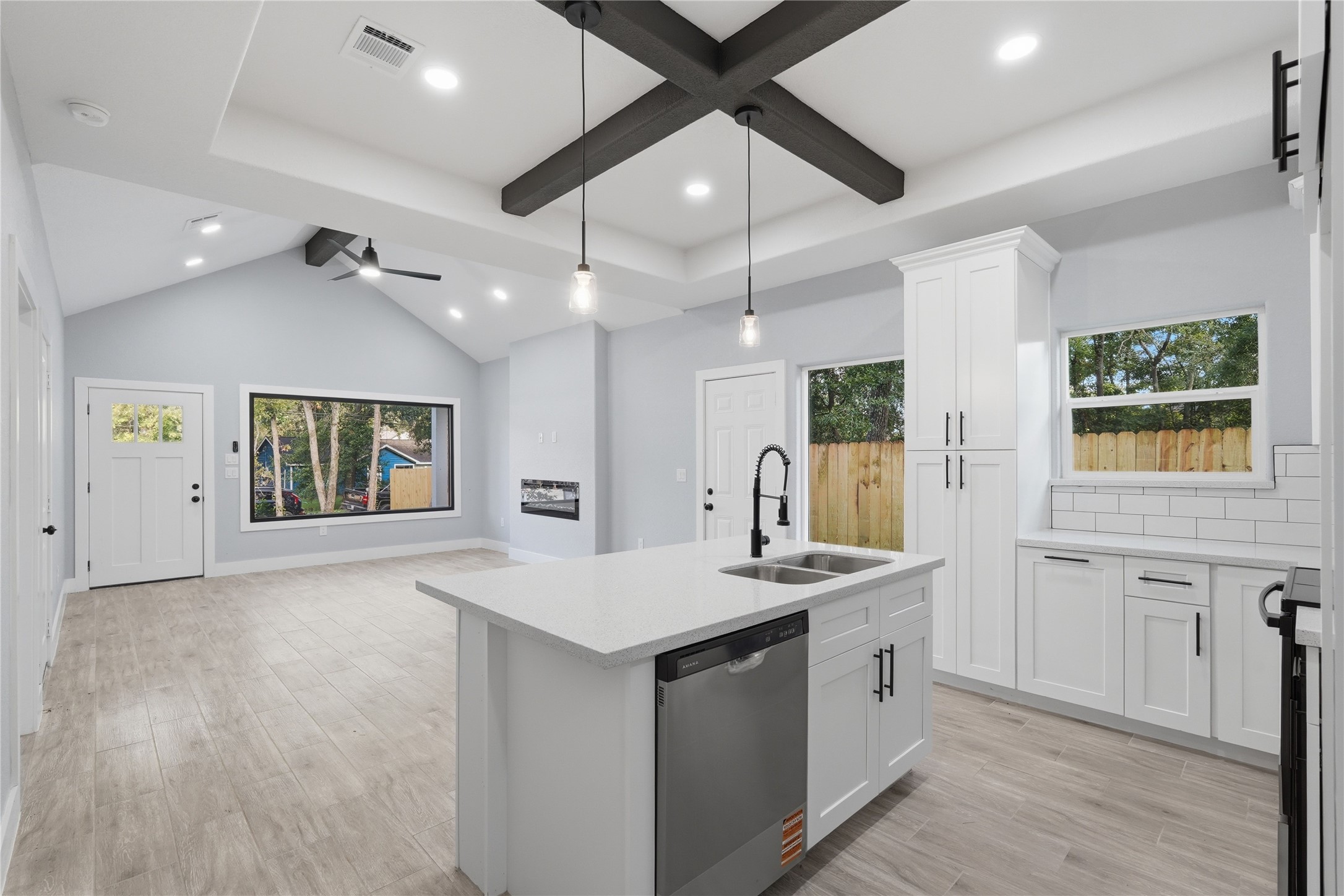 18434 Fannin Road, Willis, TX 77378 18434 Fannin Road, Willis, TX 77378