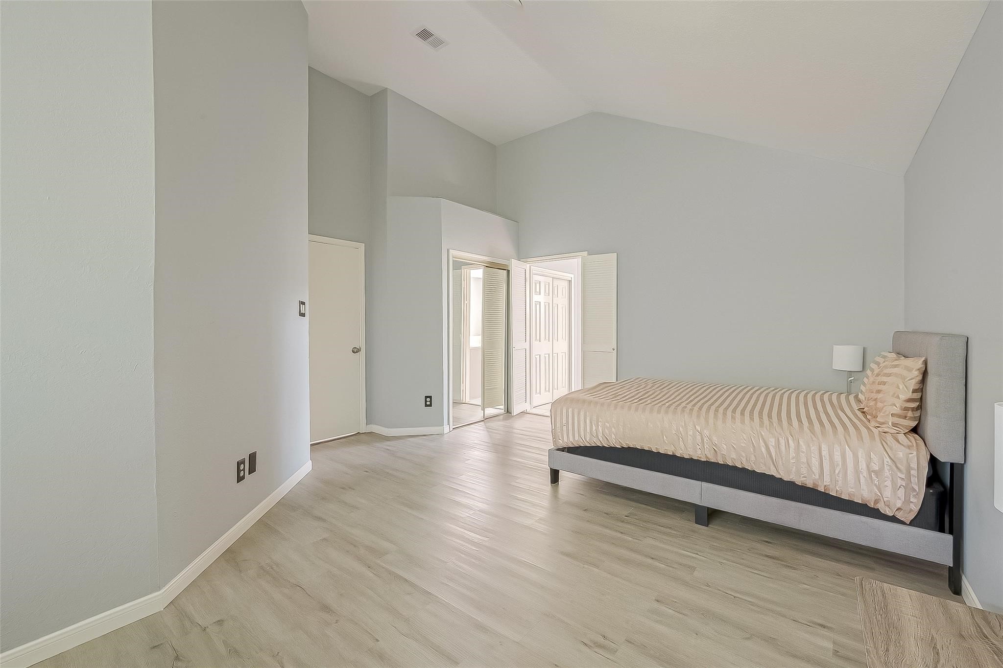 9310 Corner Oaks Ln, Houston, TX 77036