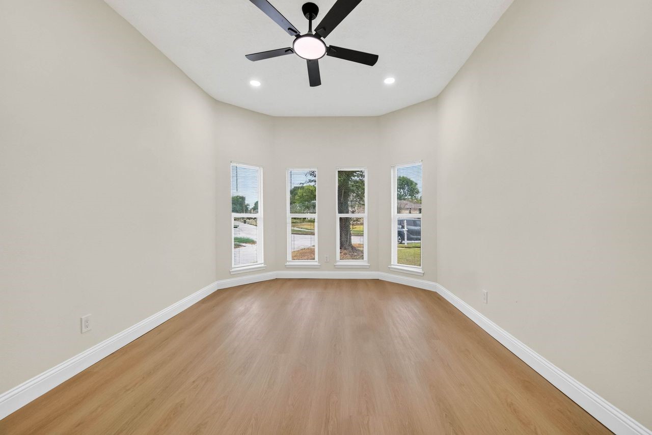 6034 Bee Hive Drive, Pasadena, TX 77505