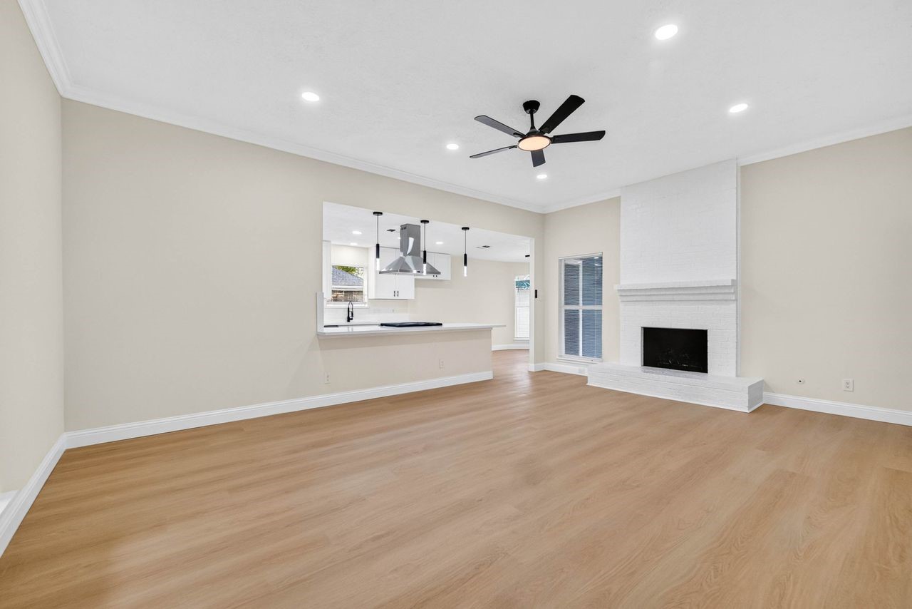 6034 Bee Hive Drive, Pasadena, TX 77505