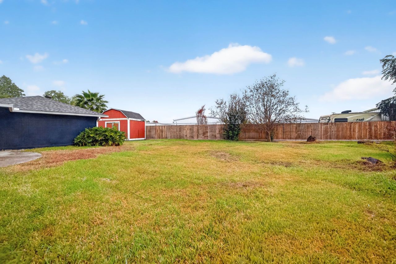 6034 Bee Hive Drive, Pasadena, TX 77505