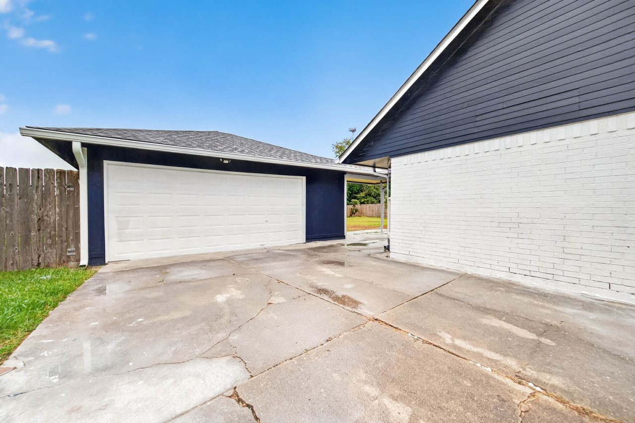 6034 Bee Hive Drive, Pasadena, TX 77505