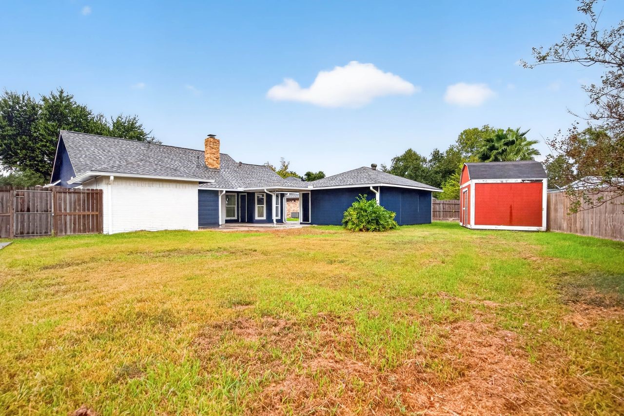 6034 Bee Hive Drive, Pasadena, TX 77505