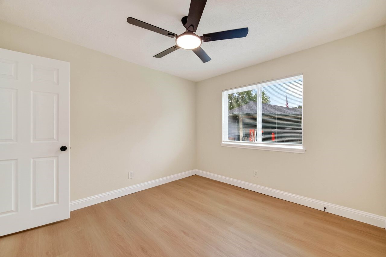 6034 Bee Hive Drive, Pasadena, TX 77505