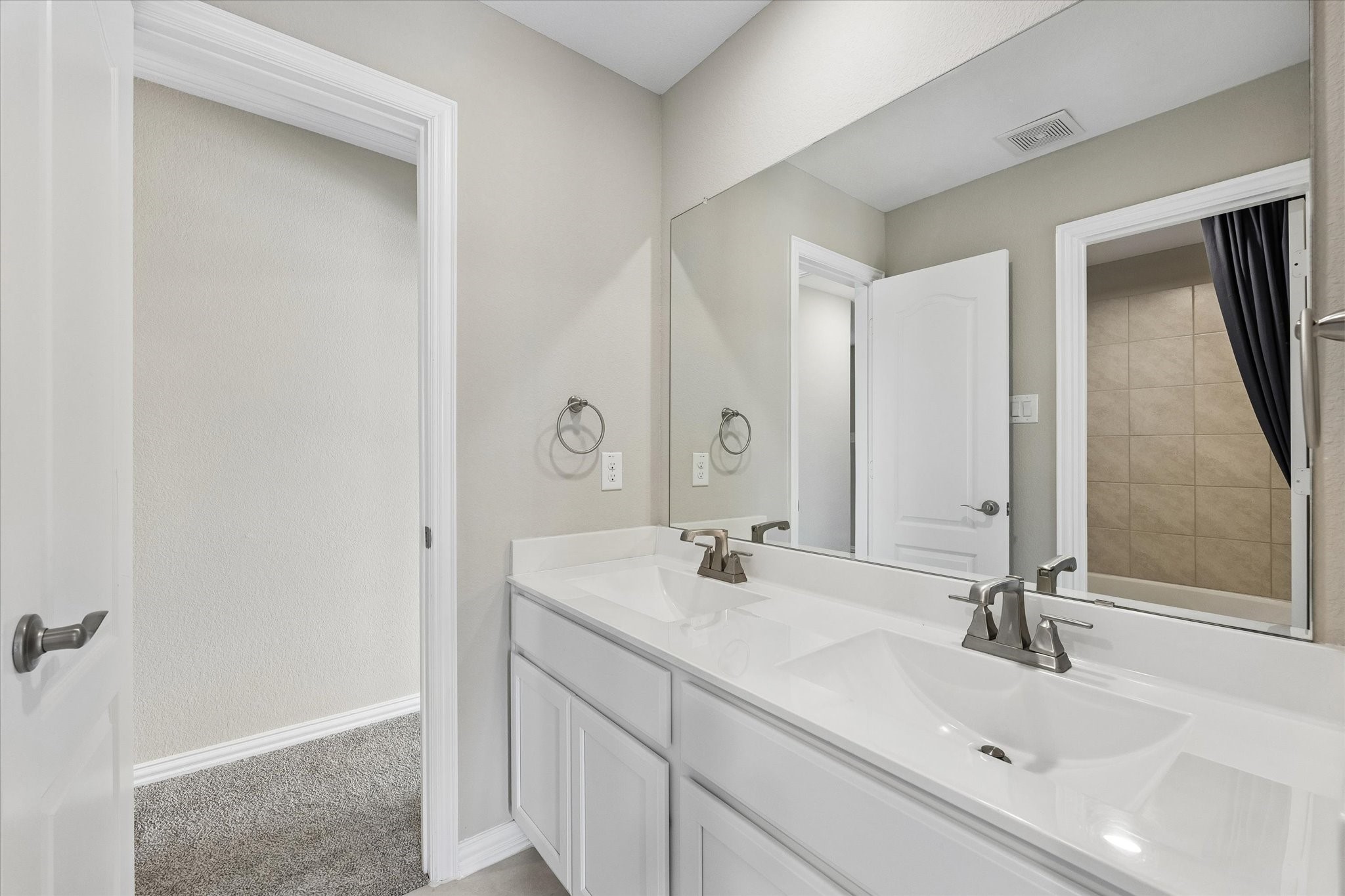 Upstairs shared bathroom