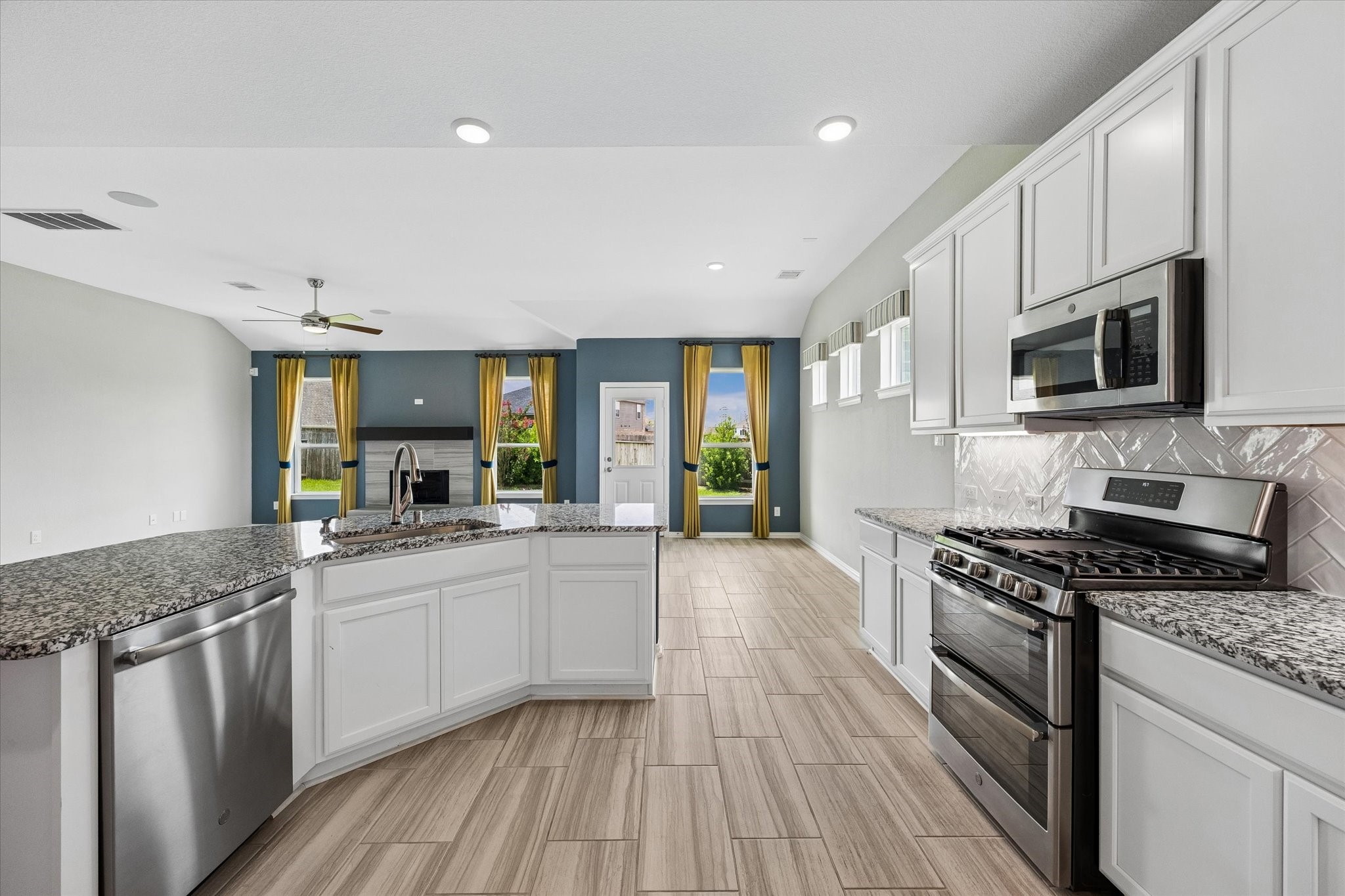 317 Merlot Drive, Alvin, TX 77511