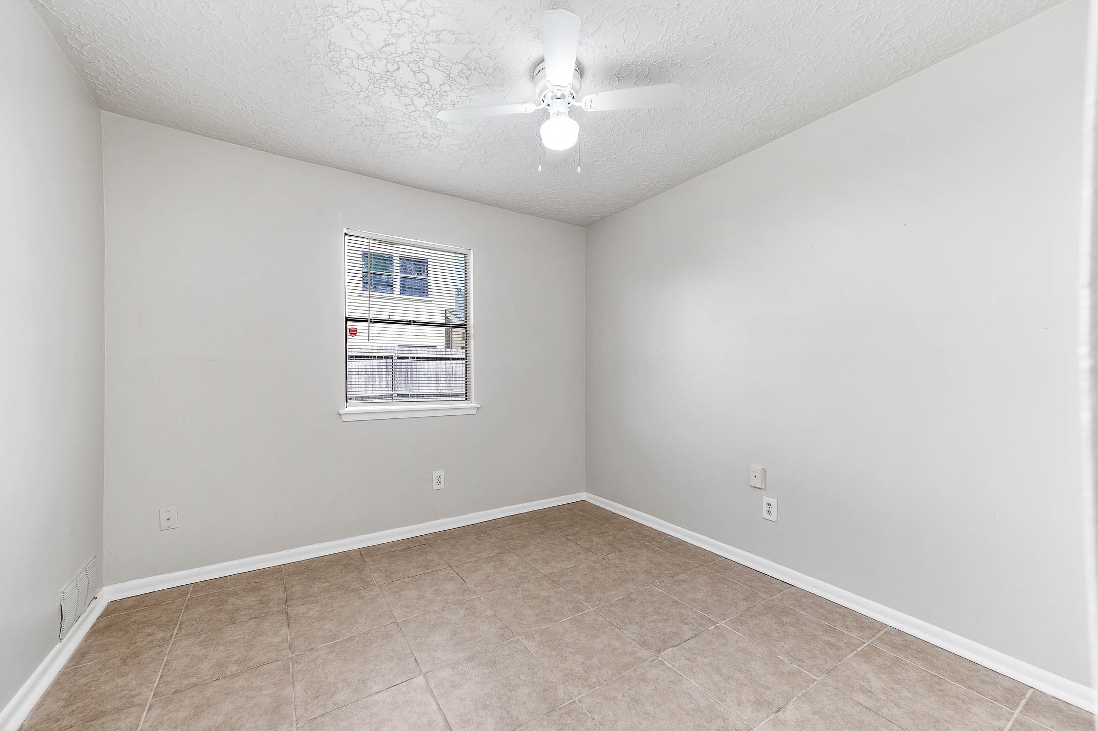 538 Shady Dale Drive, Stafford, TX 77477