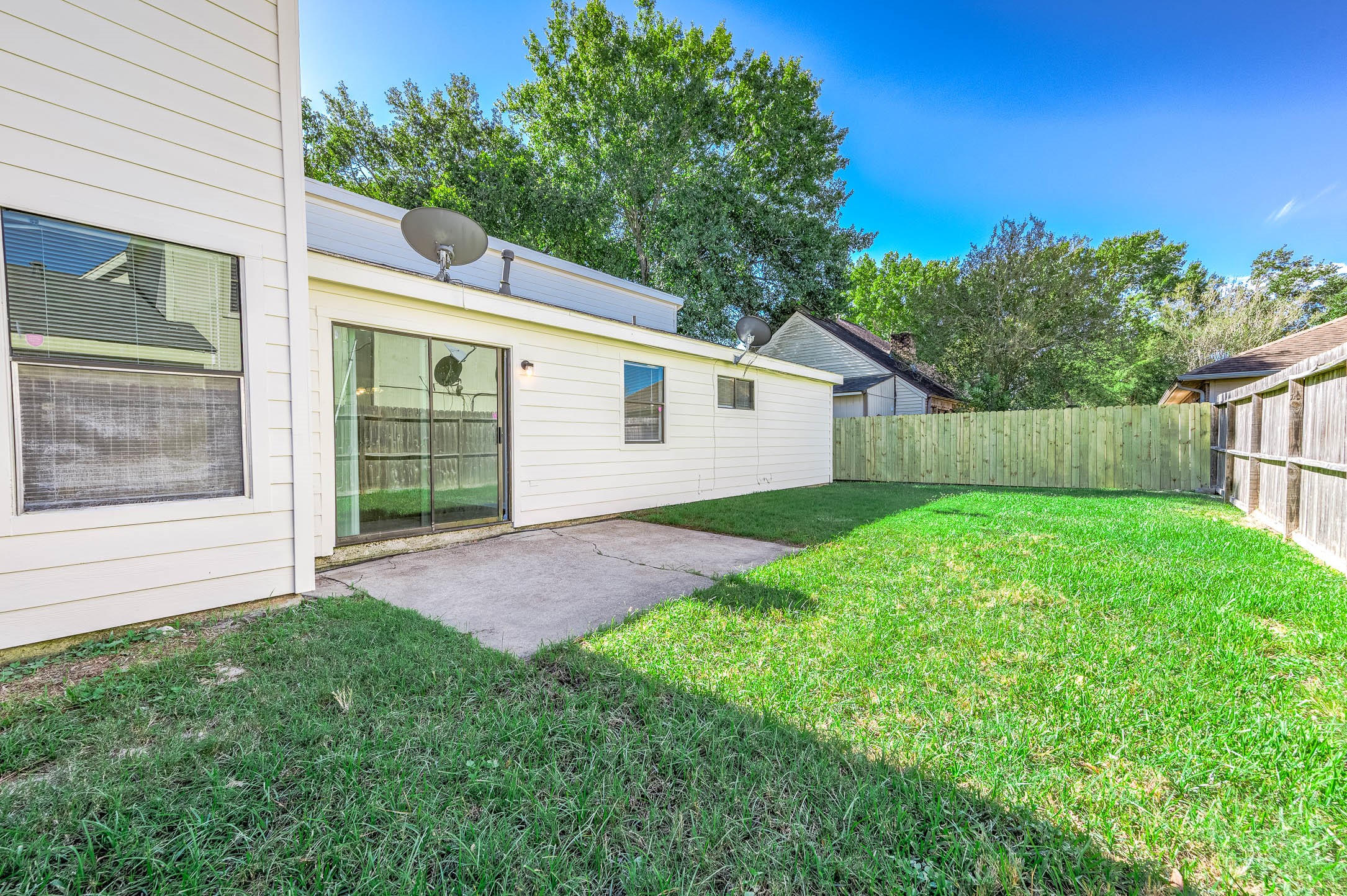 538 Shady Dale Drive, Stafford, TX 77477
