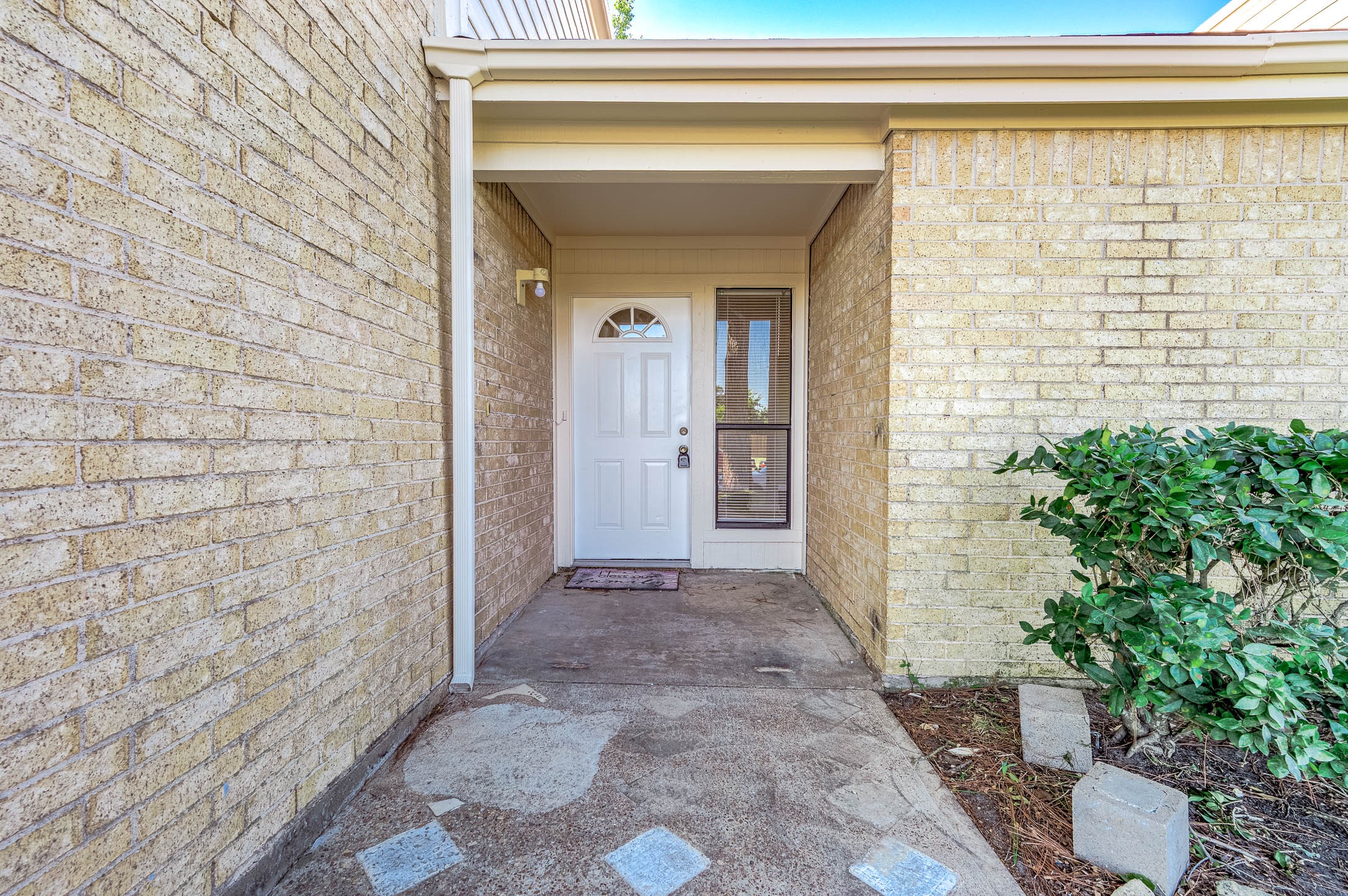 538 Shady Dale Drive, Stafford, TX 77477
