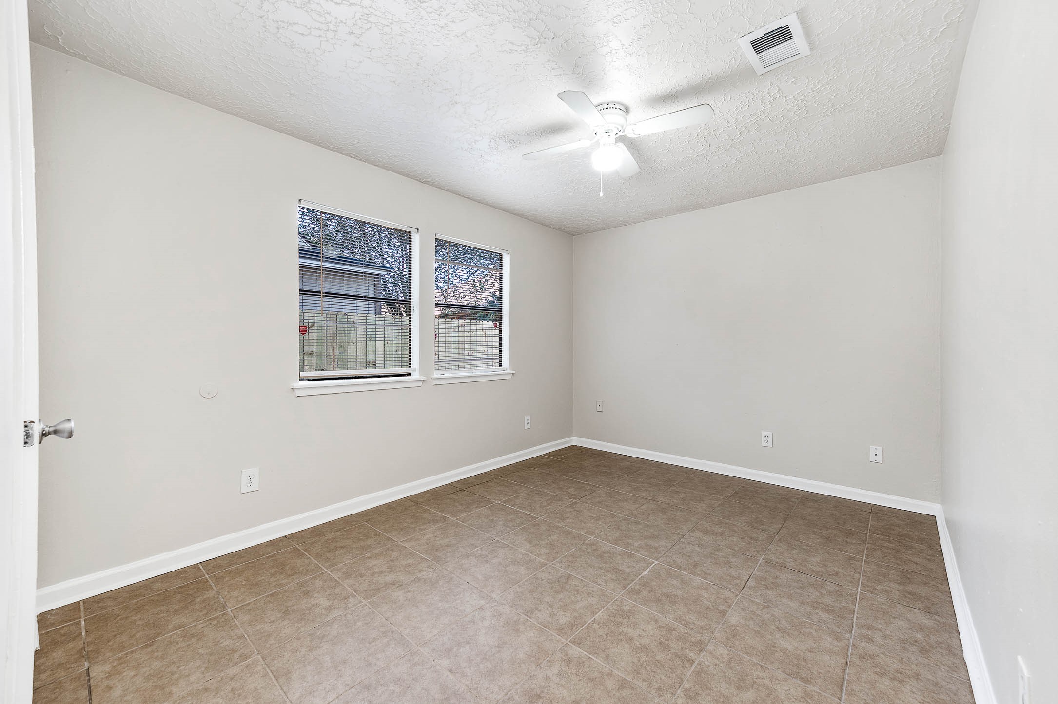 538 Shady Dale Drive, Stafford, TX 77477