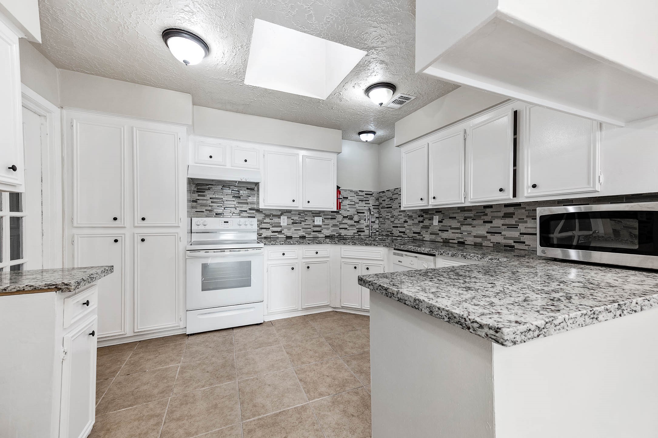 538 Shady Dale Drive, Stafford, TX 77477