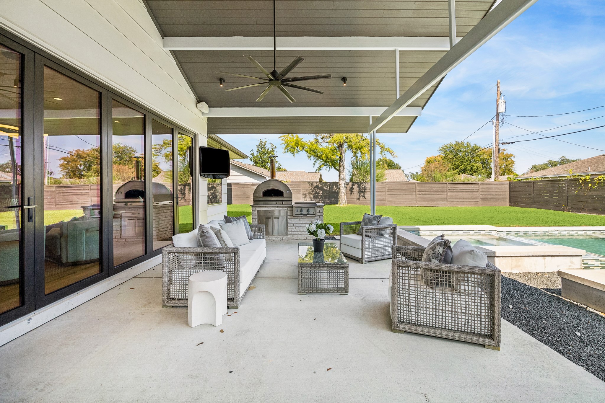 902 Worthshire Street, Houston, TX 77008