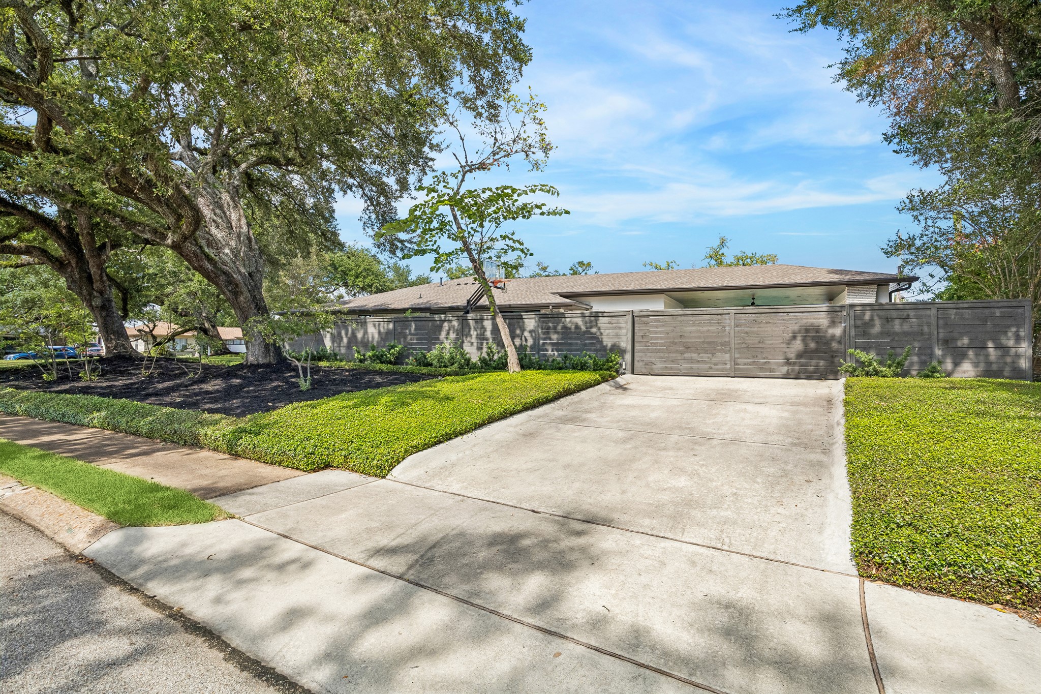 902 Worthshire Street, Houston, TX 77008