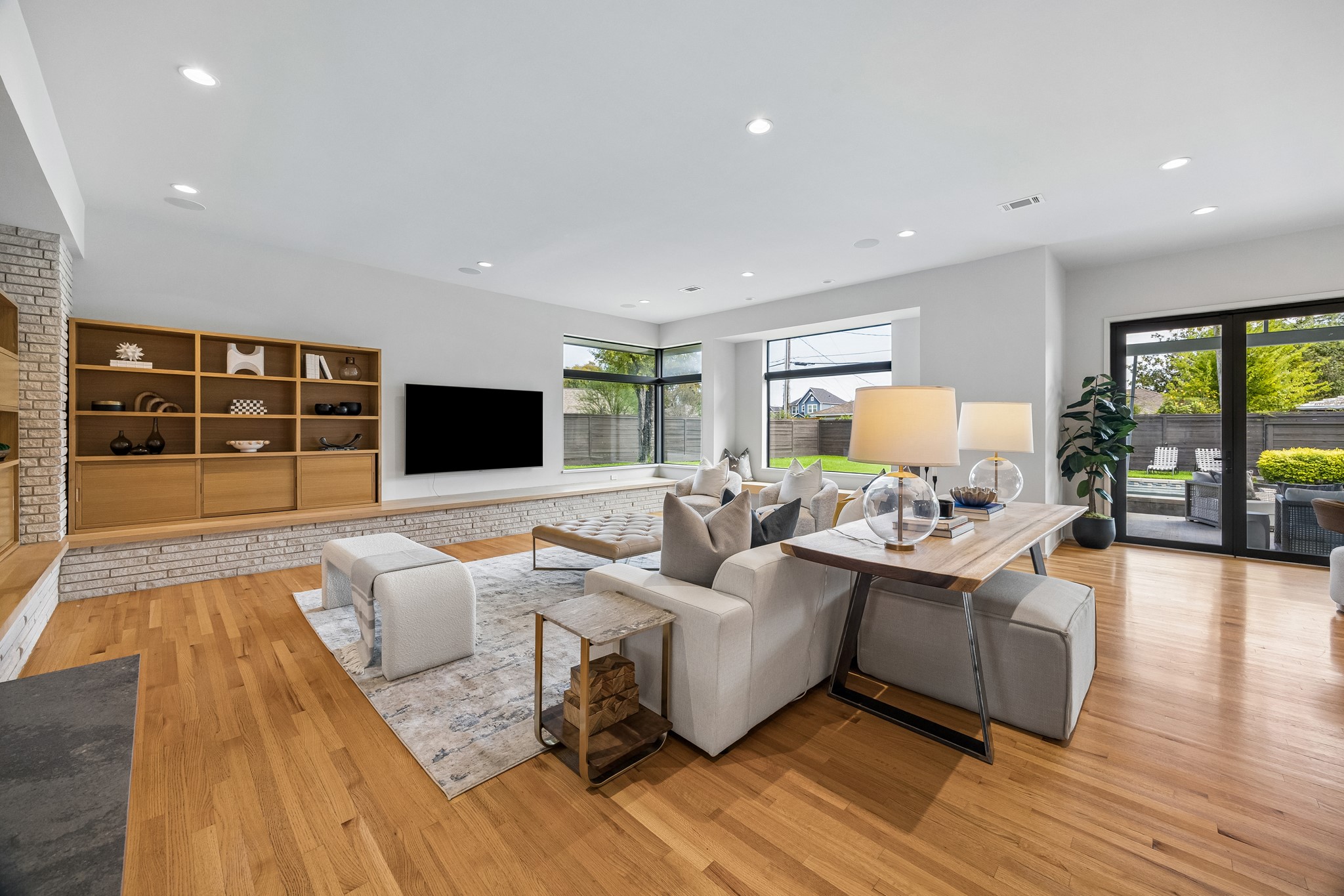 902 Worthshire Street, Houston, TX 77008